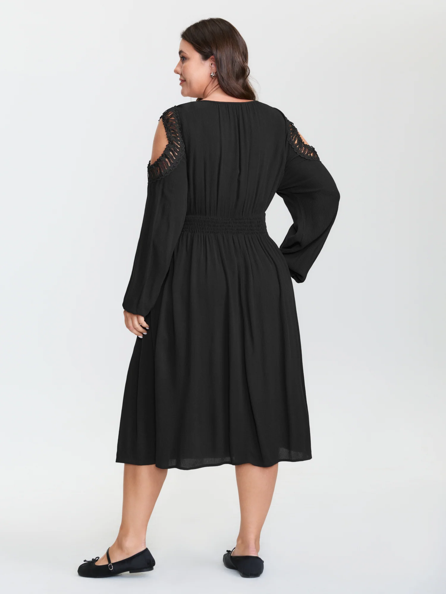 Cold Shoulder Shirred Waist Pockets Midi Dress - Image 5