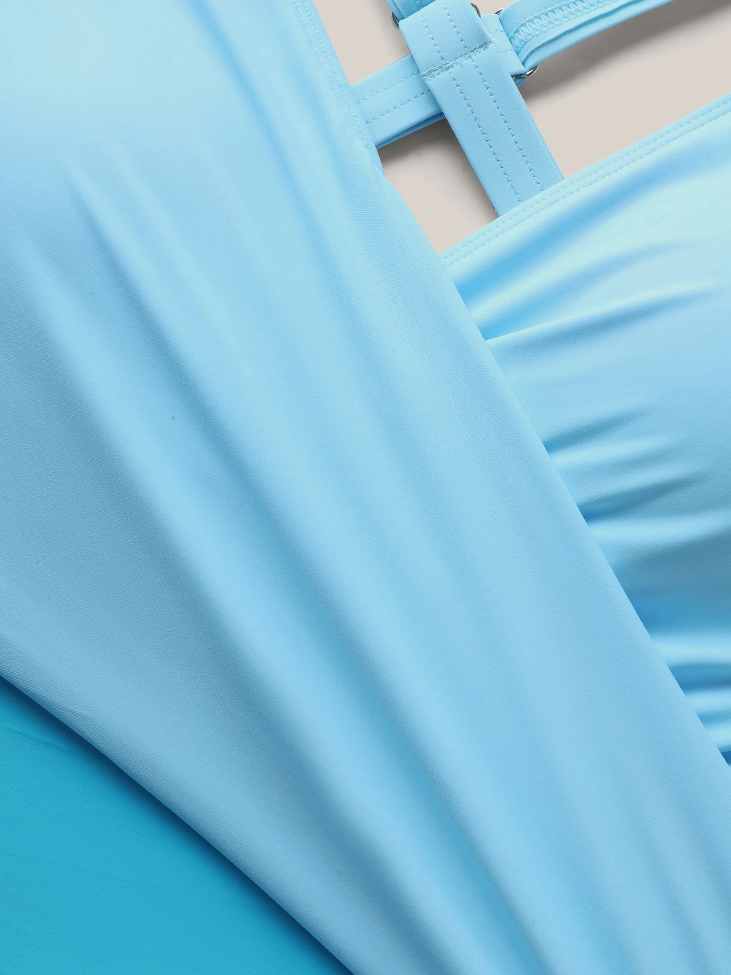 Color Block Pleated One-Piece Swimsuit - Image 6