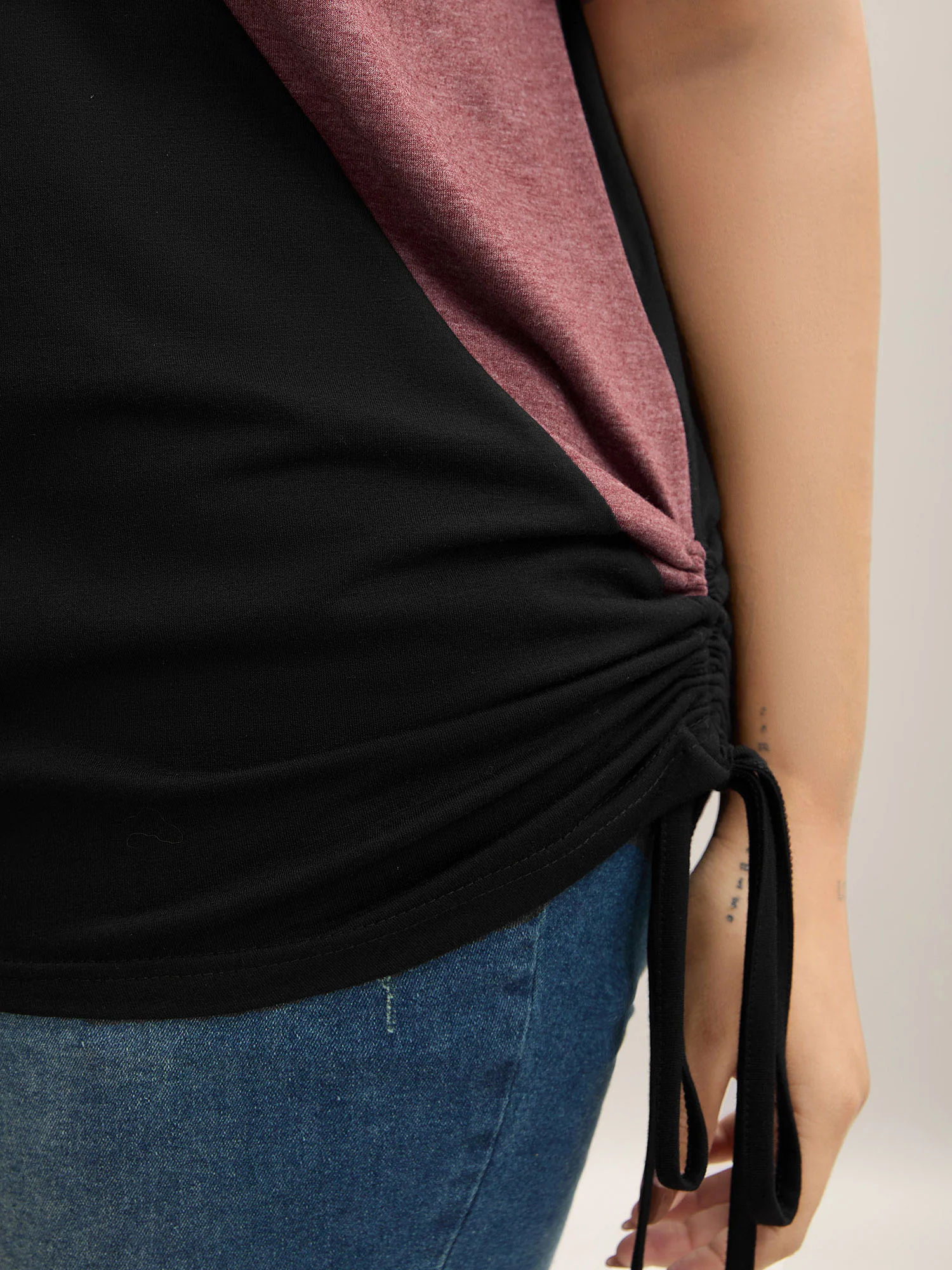 Color Block Ruched Drawstring T-Shirt - Image 2