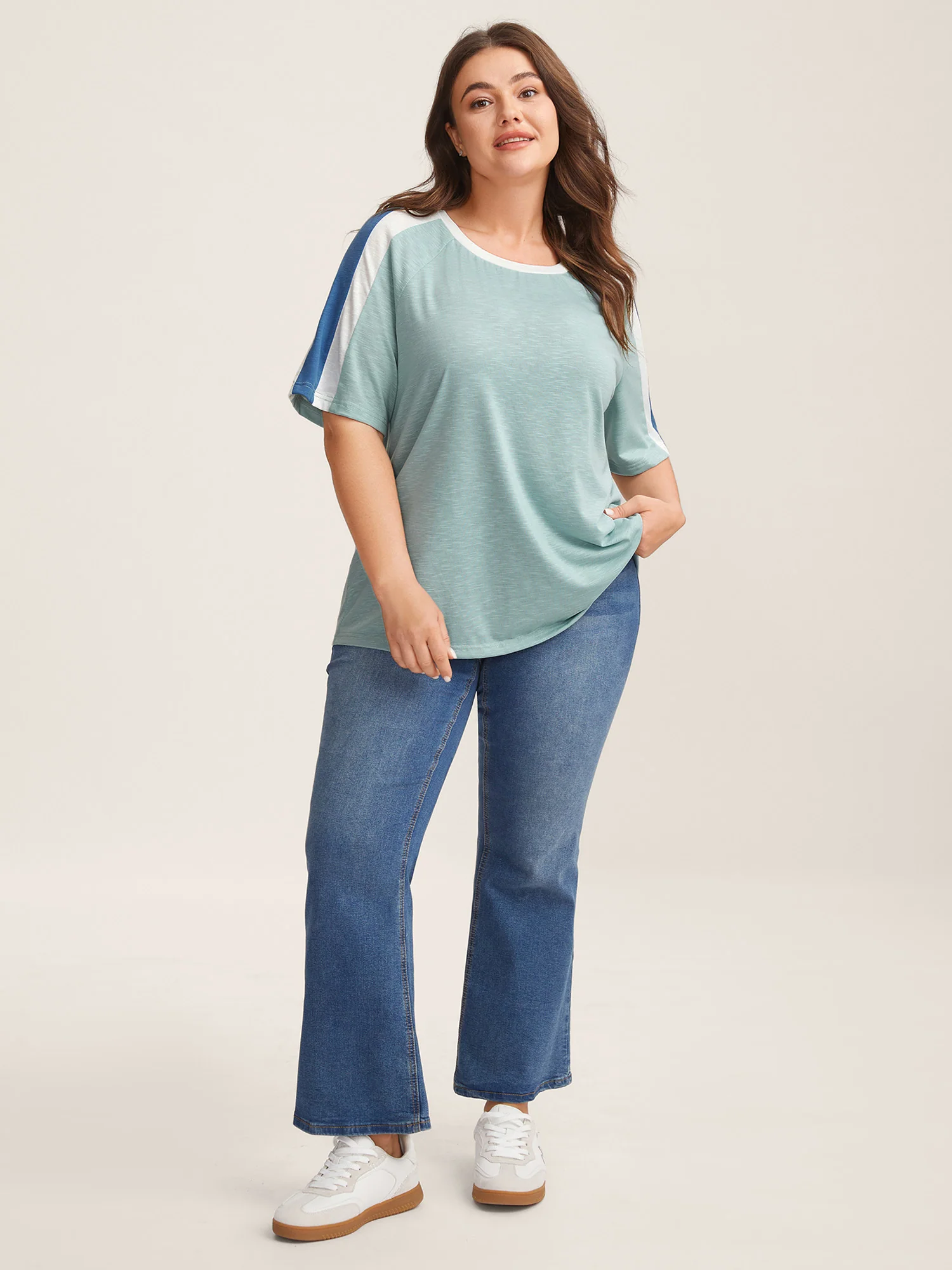 Color Block Shoulder Flowy T-Shirt - Image 3
