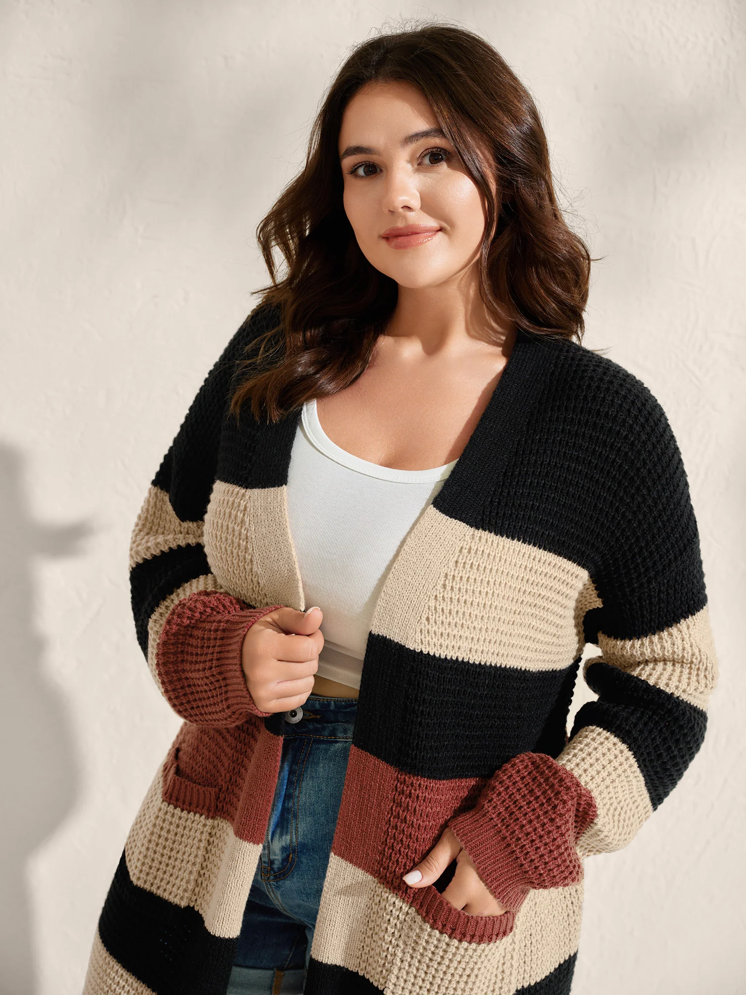 Color Block Textured Pockets Knit Cardigan - Image 2