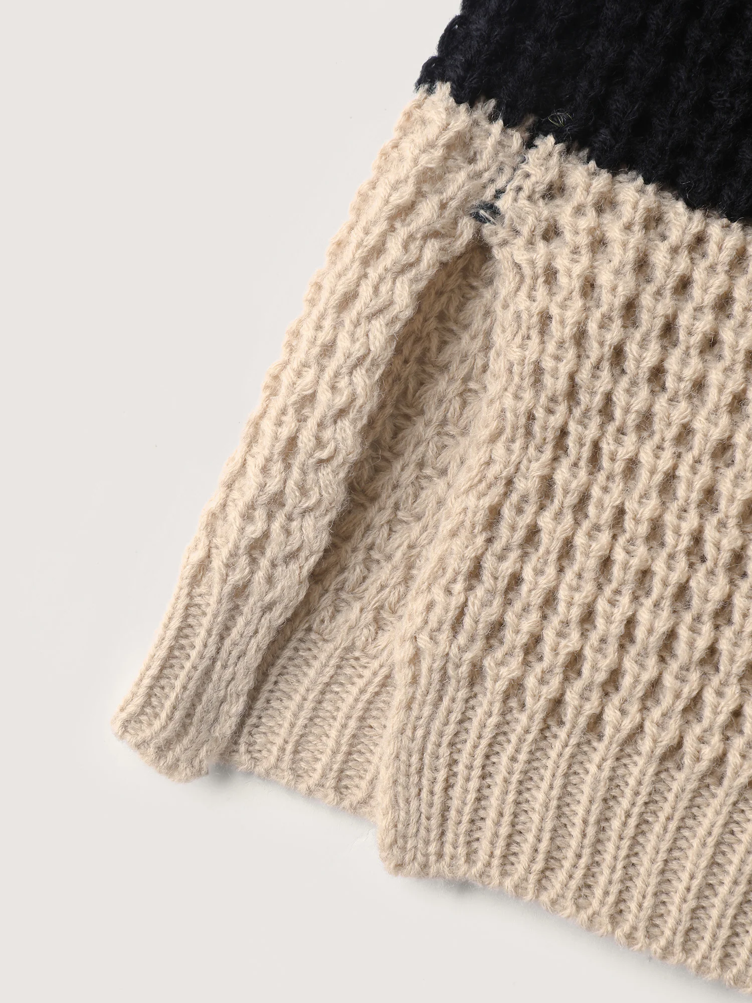 Color Block Textured Pockets Knit Cardigan - Image 6