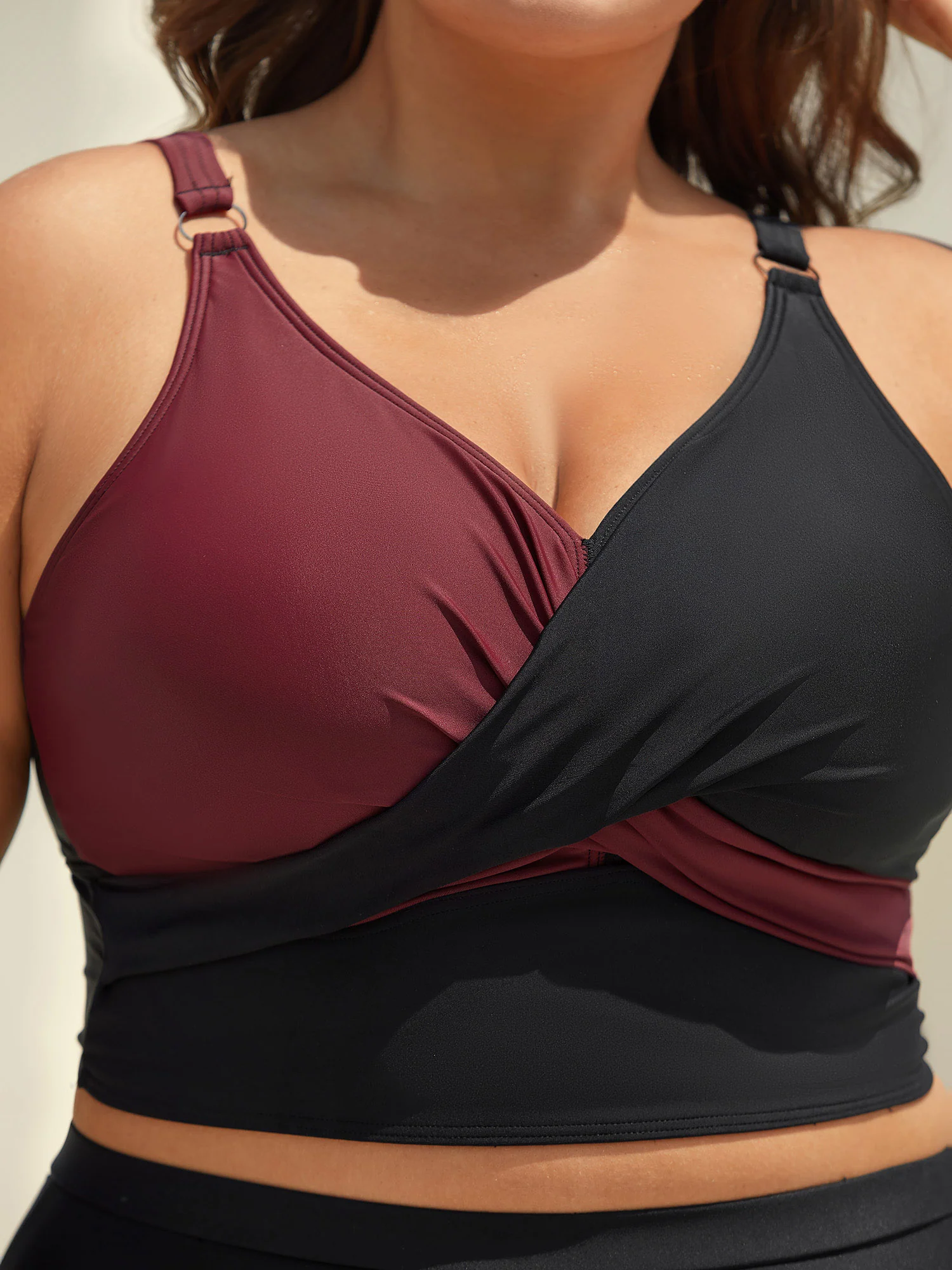 Color Block Twist Front Ruched Swim Top - Image 3