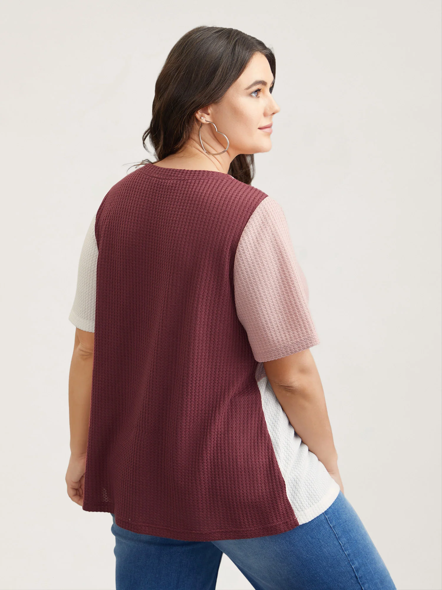 Color Block V-Neck Relaxed Fit T-Shirt - Image 5