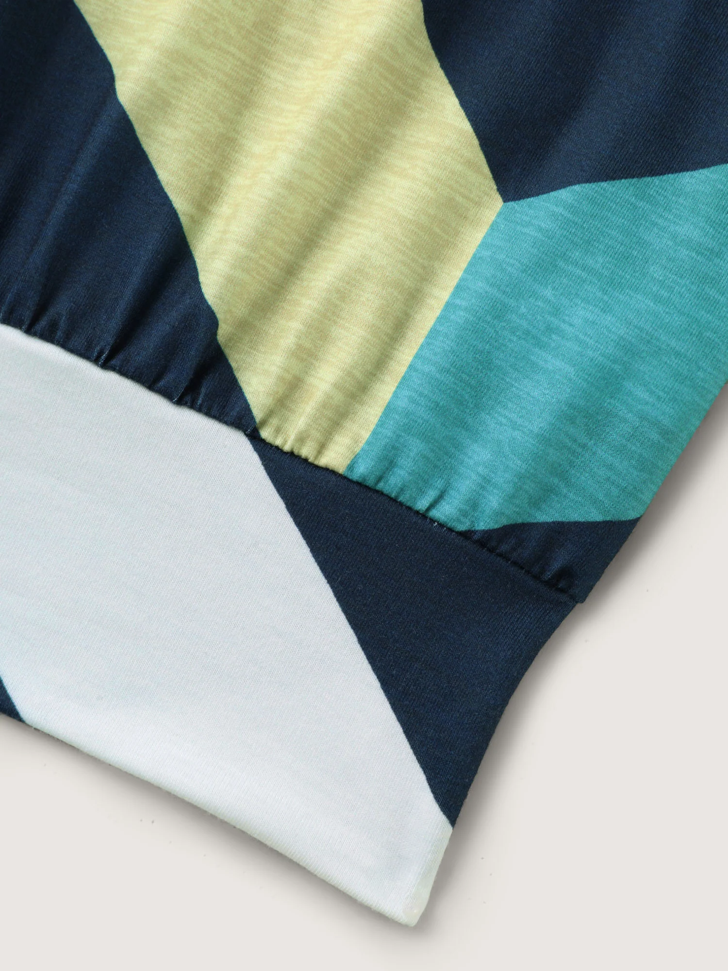 Color Block Wavy Print T-Shirt - Image 6