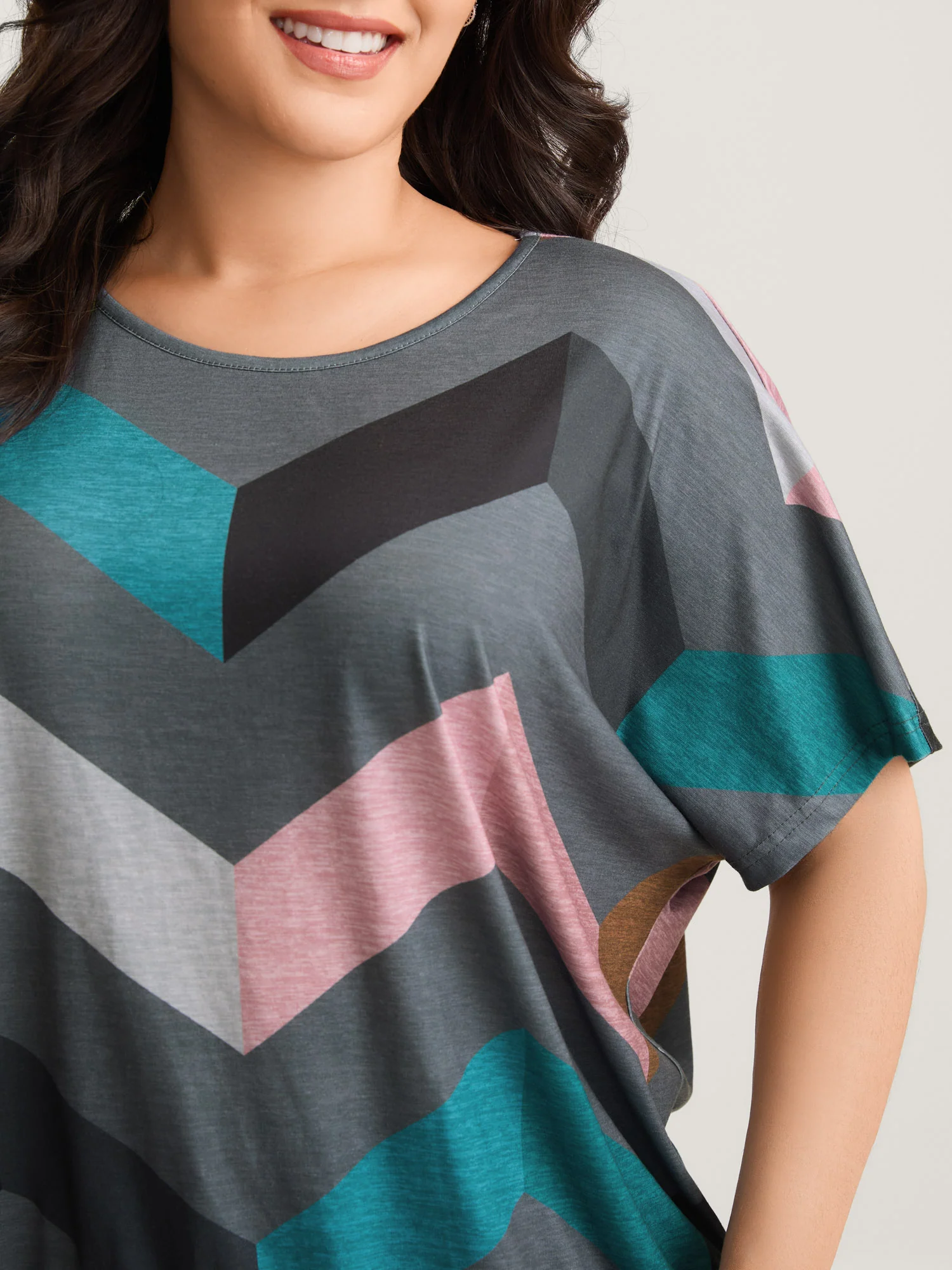 Color Block Wavy Print T-Shirt - Image 9