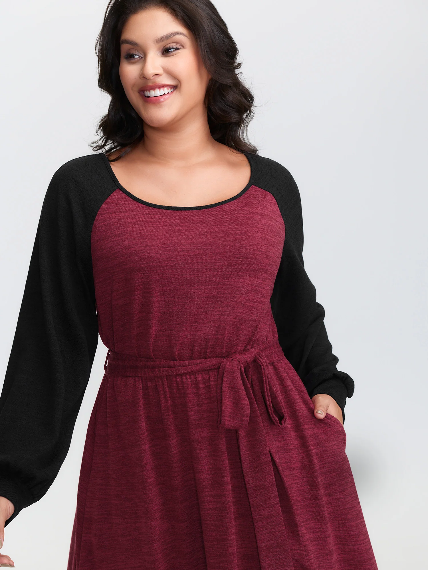 Color Contrast Back Cut-Out Stretchy Midi Dress - Image 2