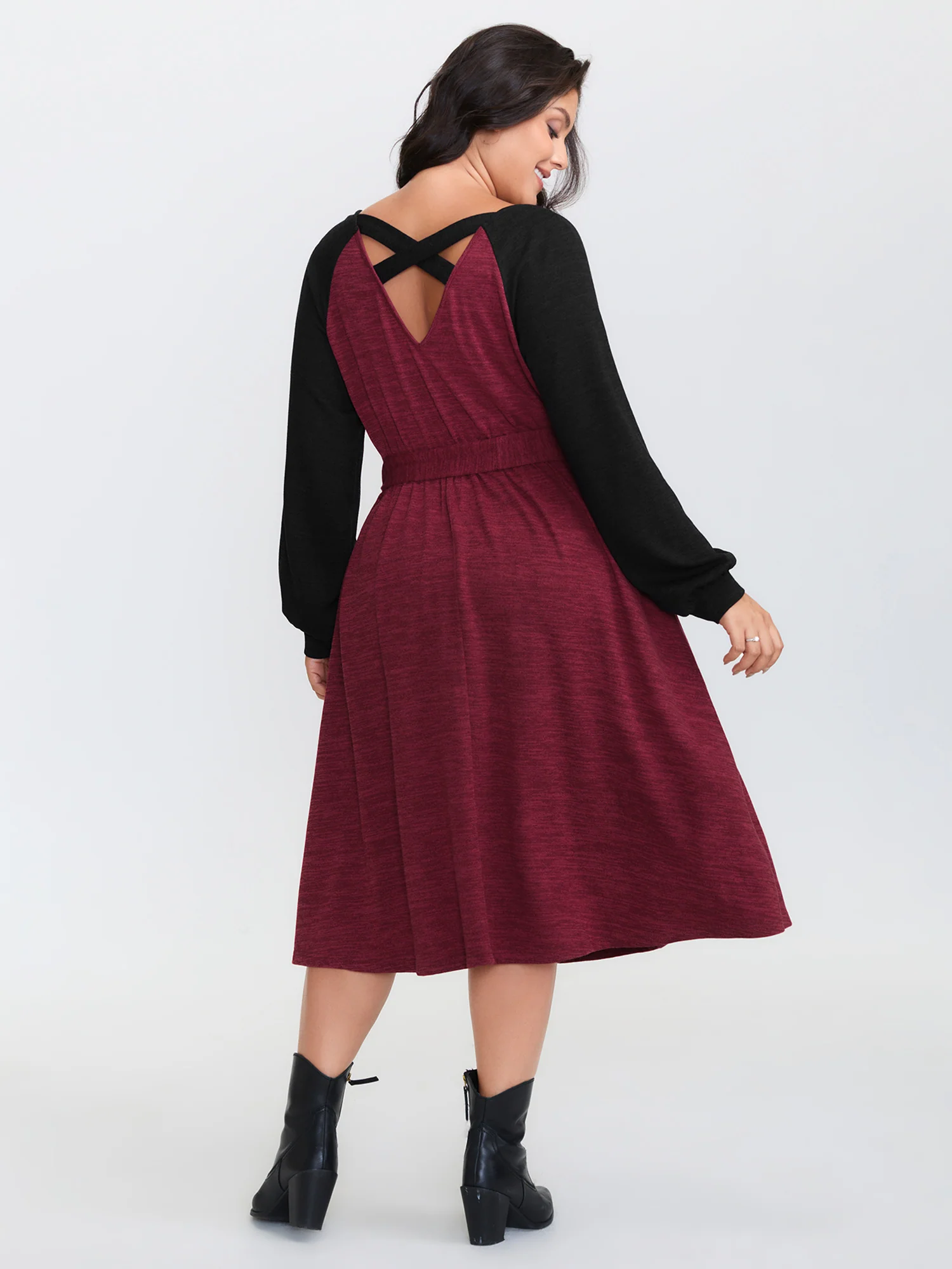 Color Contrast Back Cut-Out Stretchy Midi Dress - Image 4