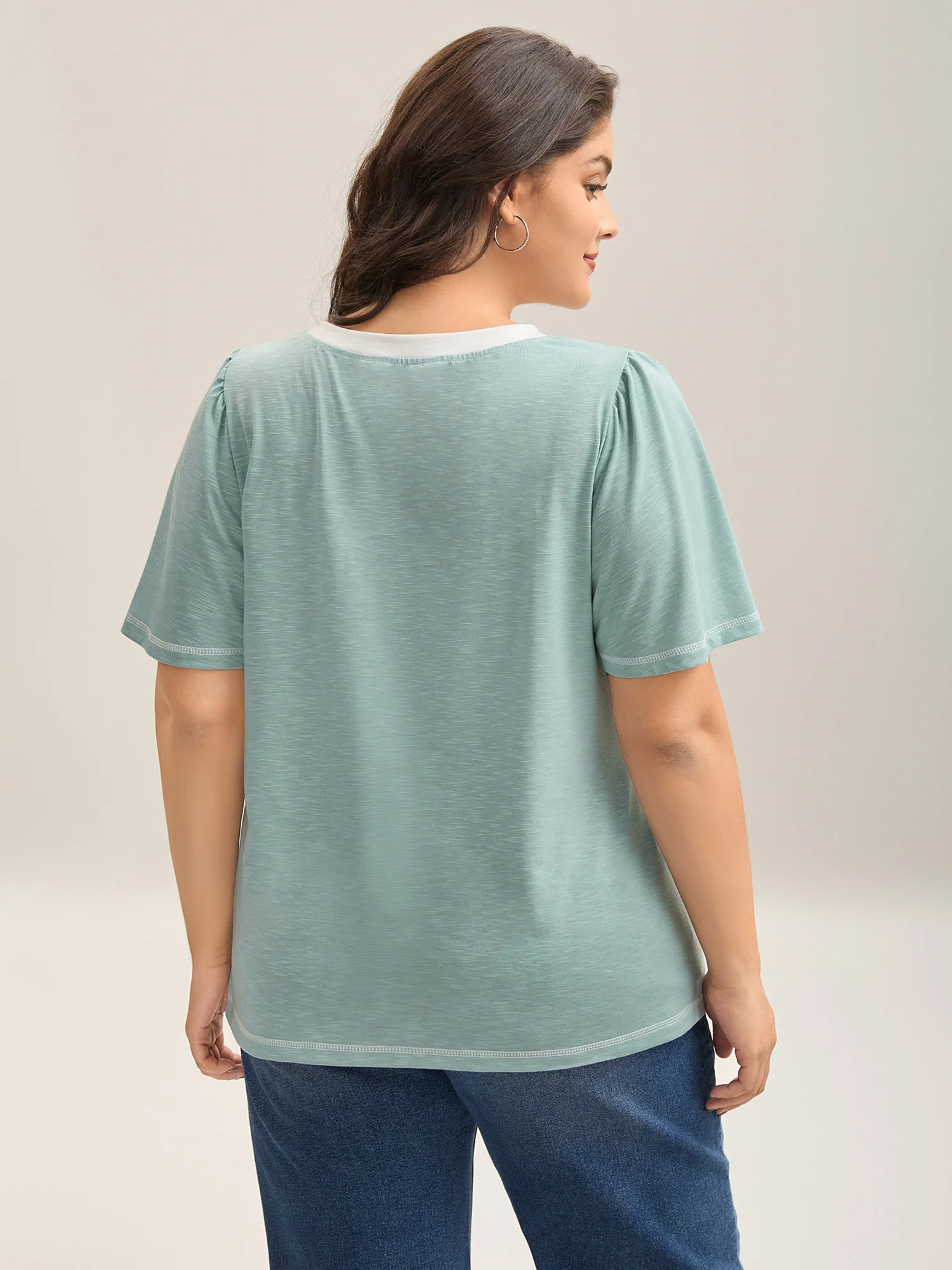 Color Contrast Bamboo Textured T-Shirt - Image 4