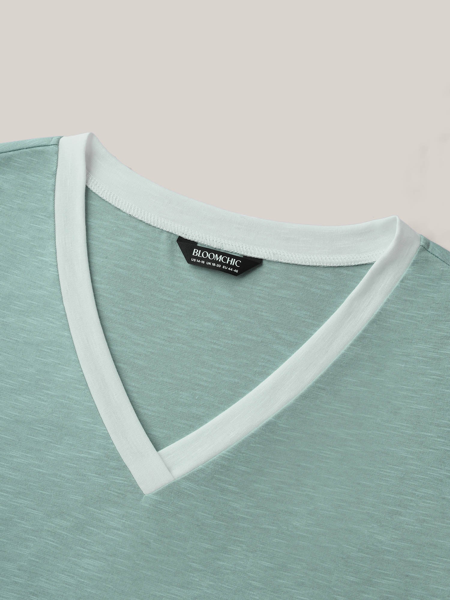 Color Contrast Bamboo Textured T-Shirt - Image 5