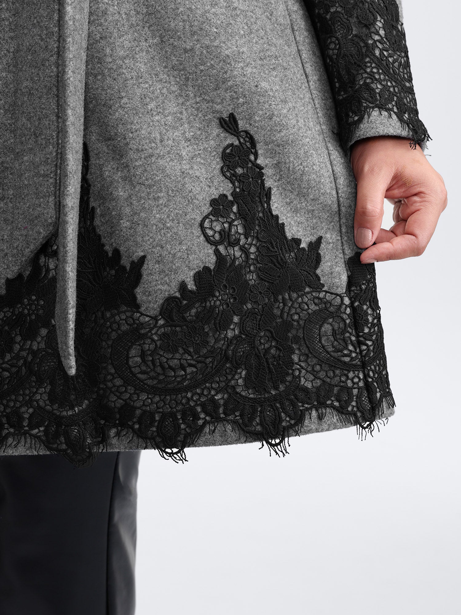 Color Contrast Belted Lace Coat - Image 5