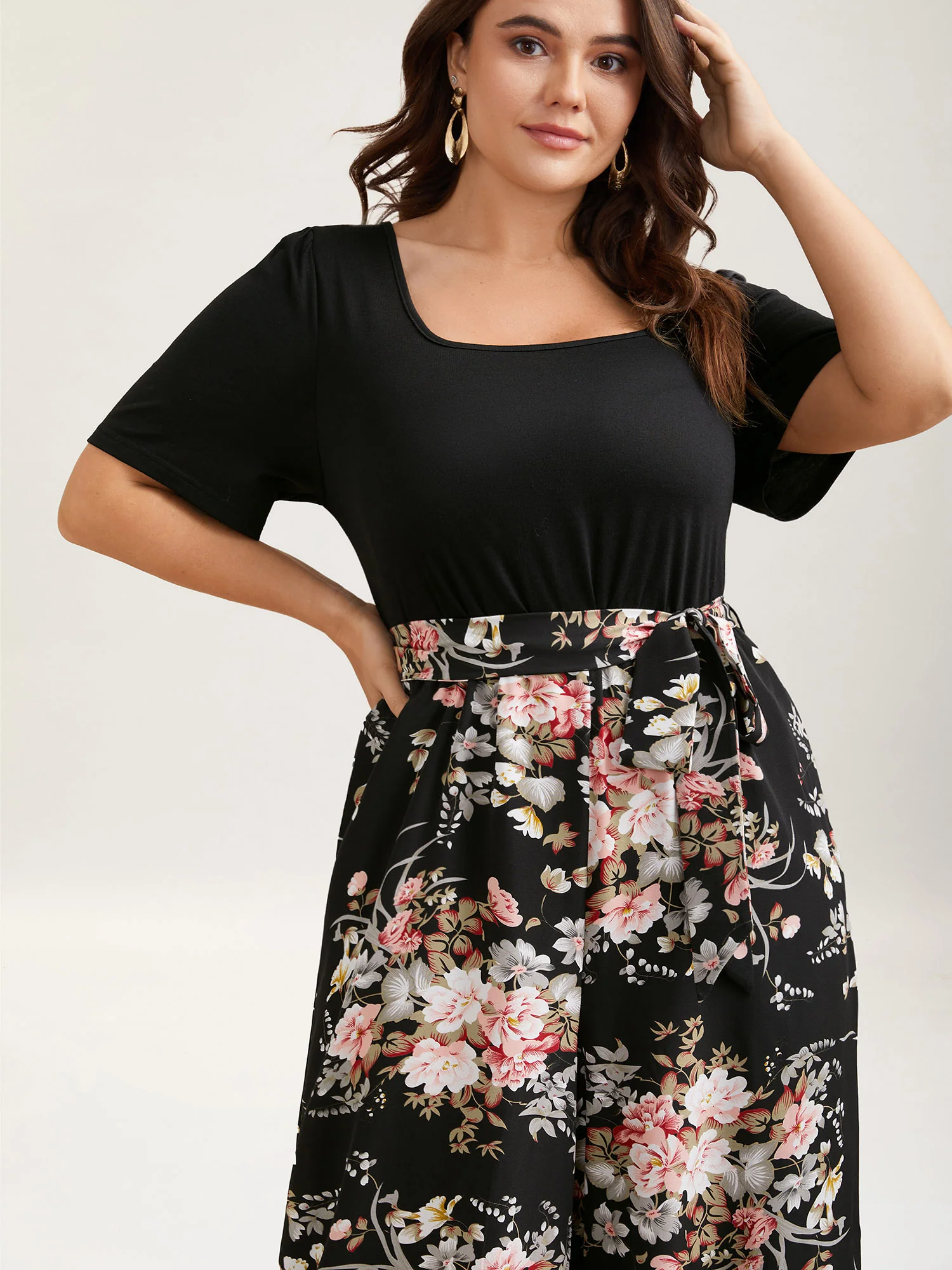 Color Contrast Belted Panel Pockets Jumpsuit - Image 2