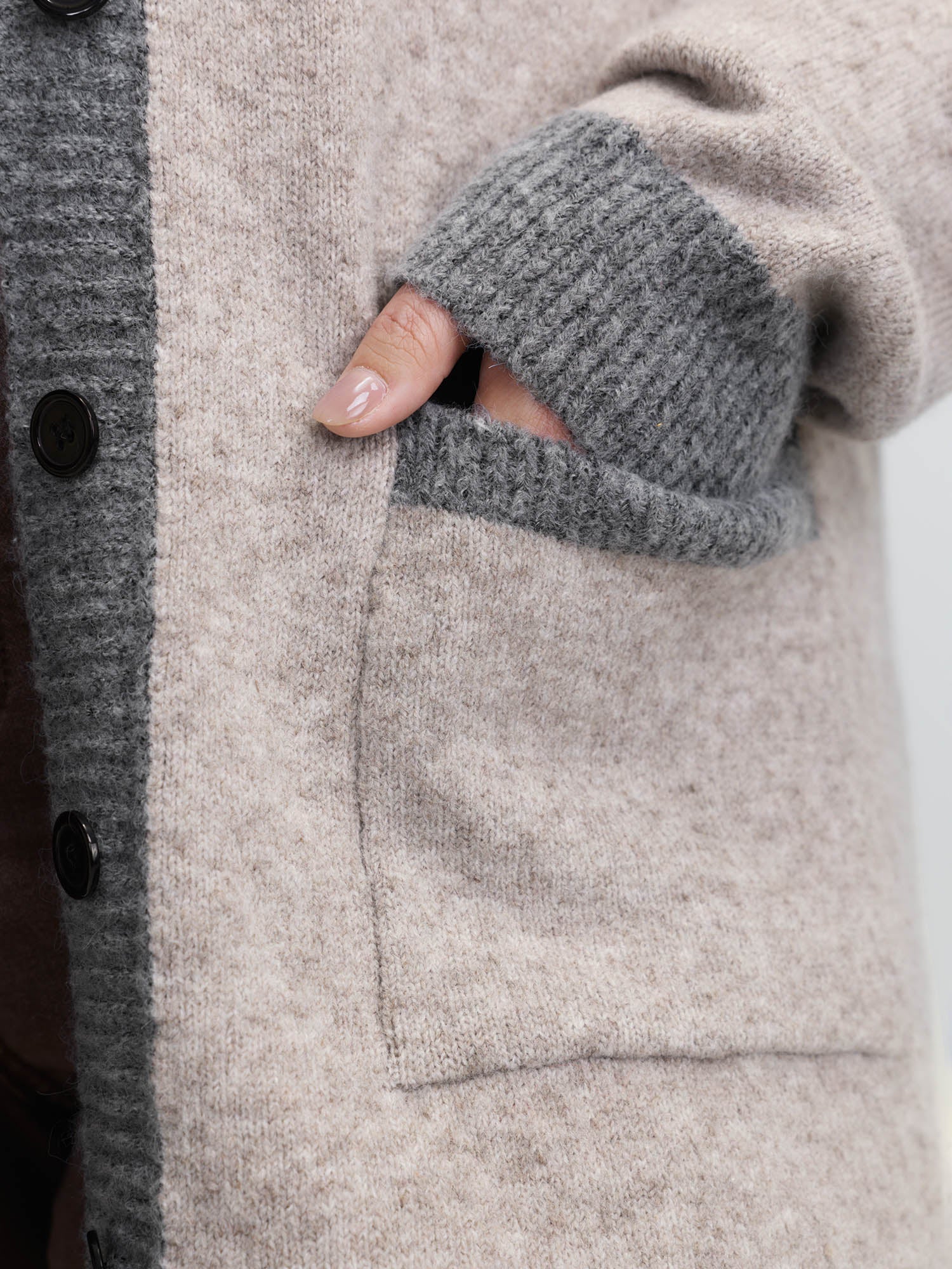 Color Contrast Buttons Pockets Knit Cardigan - Image 5