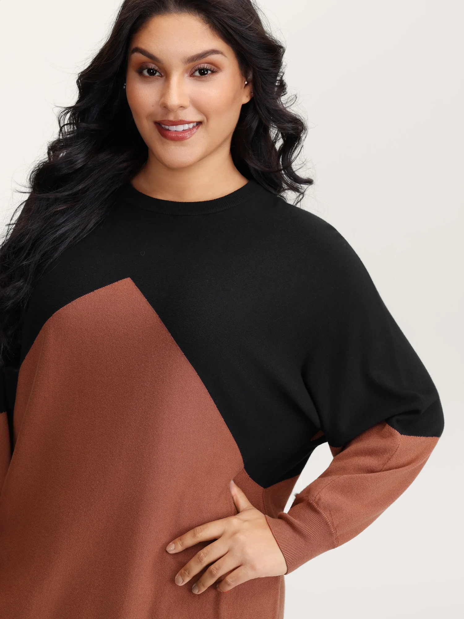 Color Contrast Dolman Sleeve Pullover - Image 2