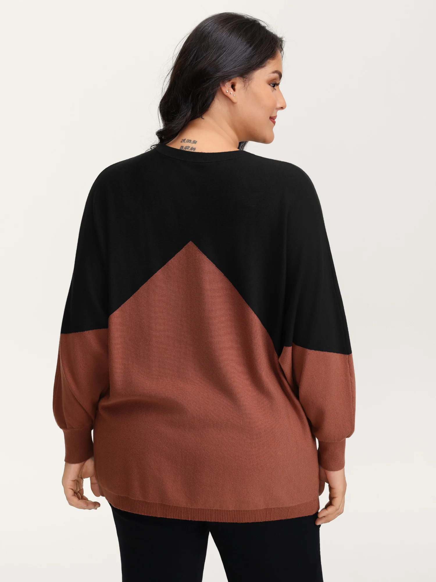 Color Contrast Dolman Sleeve Pullover - Image 4
