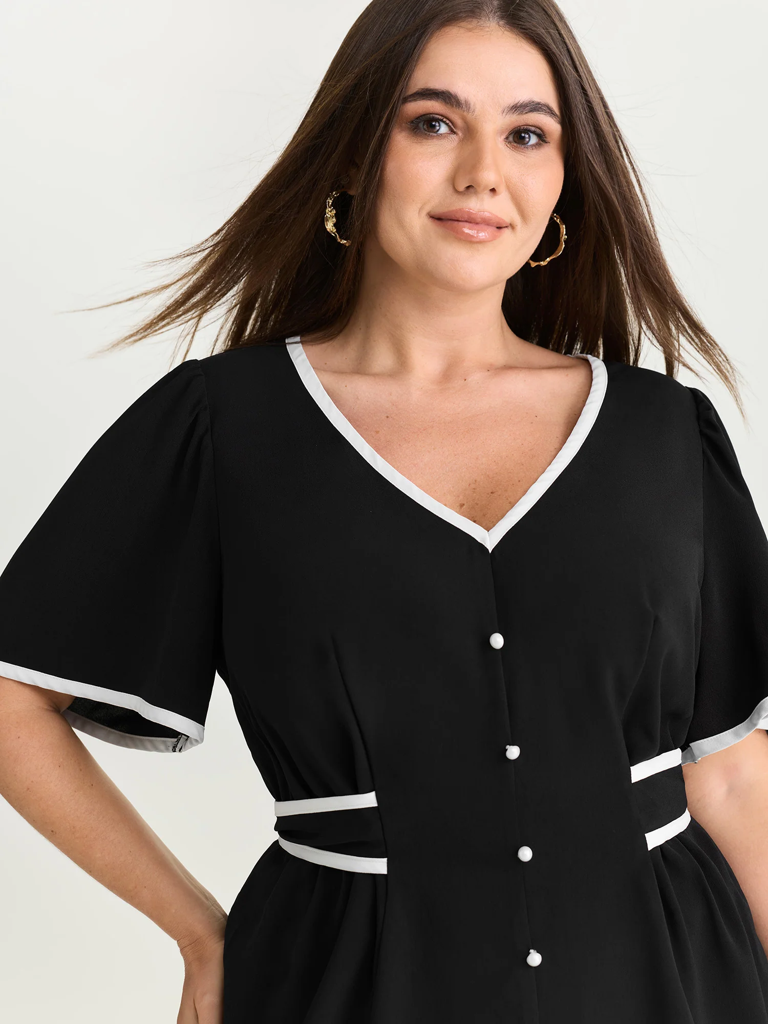 Color Contrast Edge Button Detail Blouse - Image 4