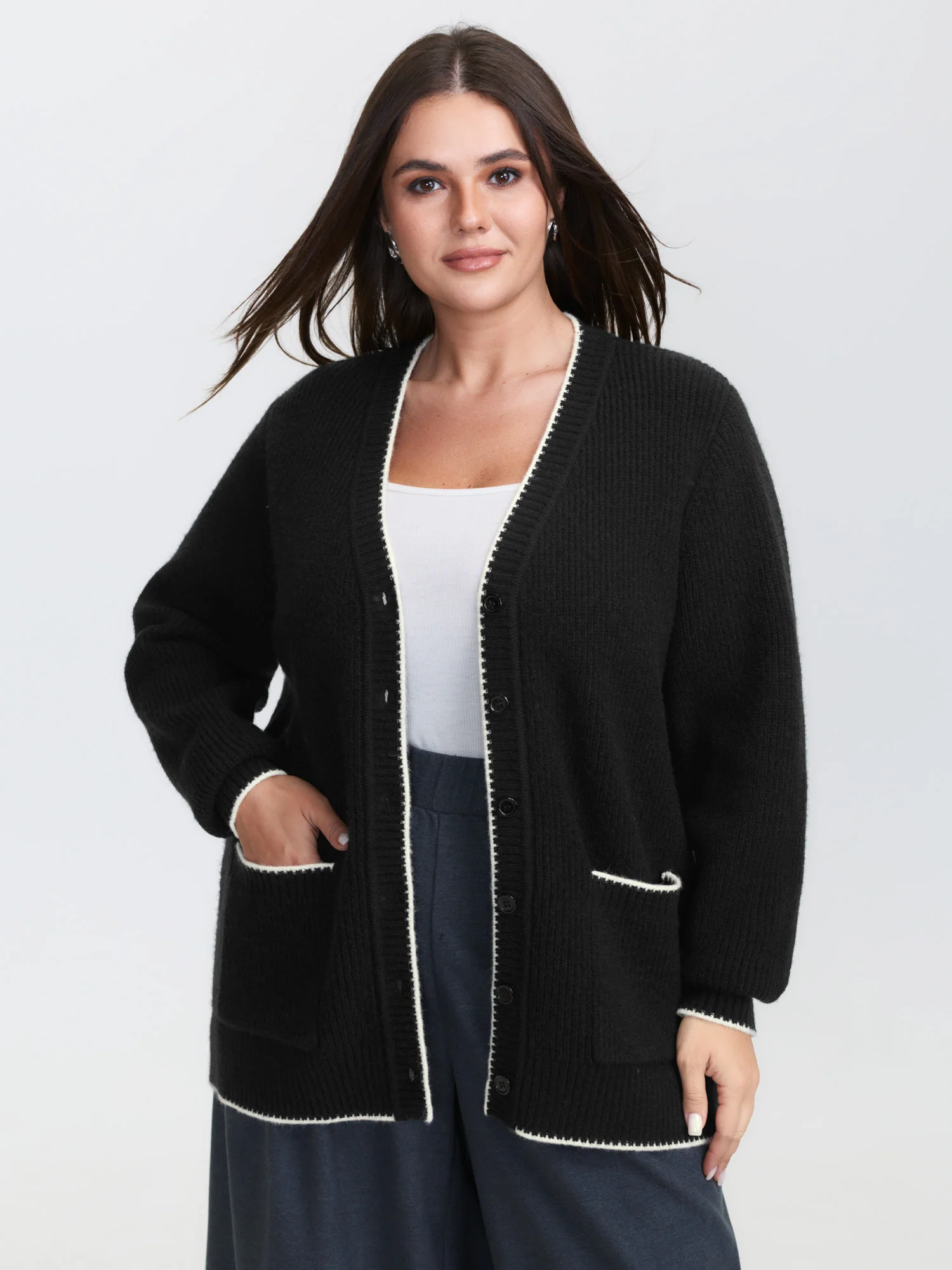 Color Contrast Edged V-Neck Knit Cardigan - Image 2