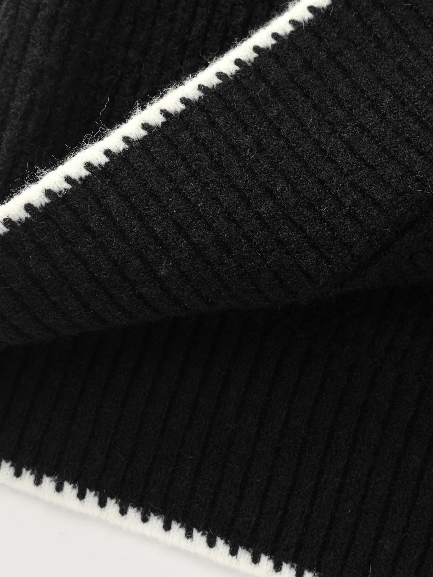 Color Contrast Edged V-Neck Knit Cardigan - Image 6