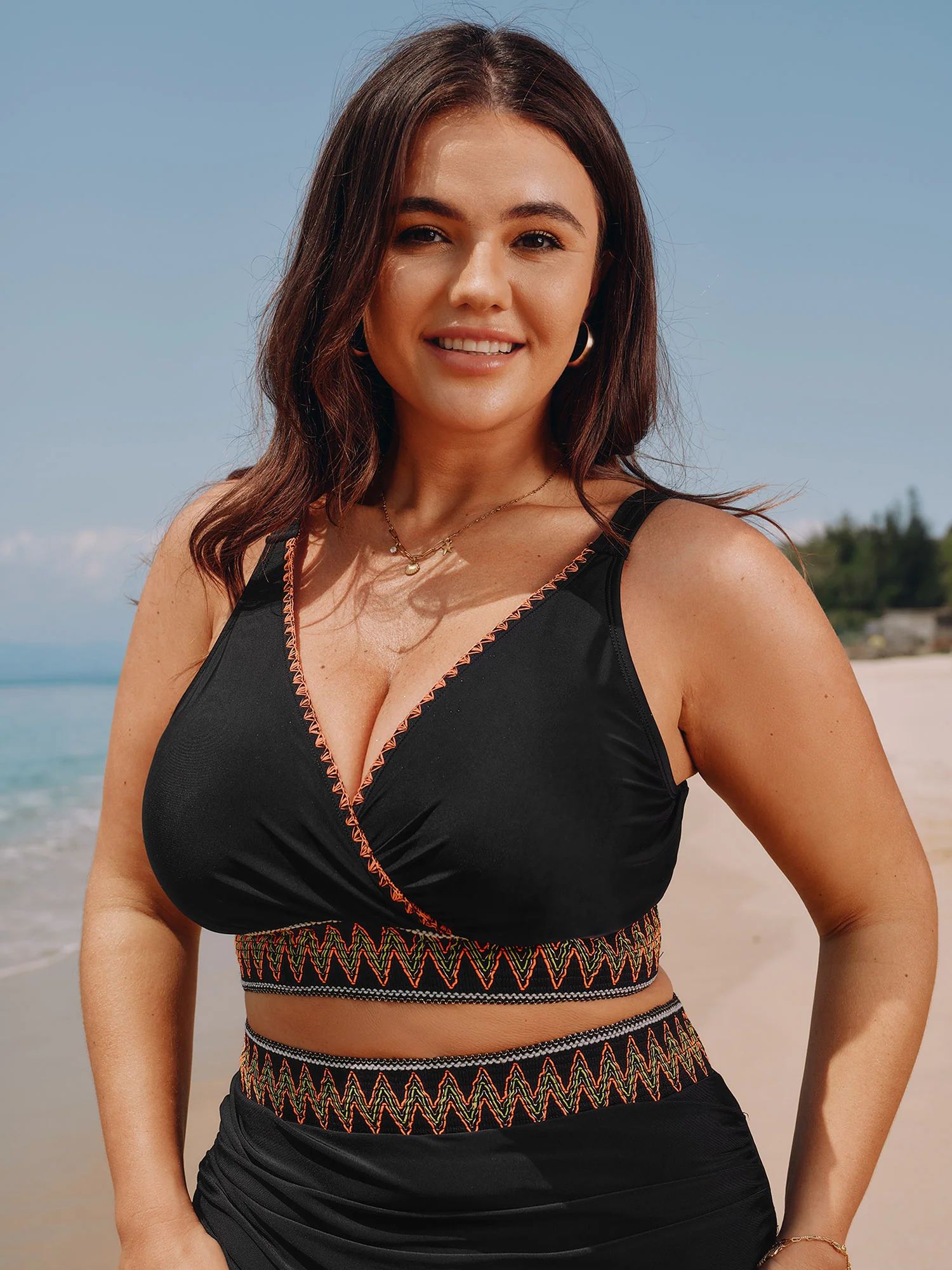 Color Contrast Edges Surplice Neck Bikini Top - Image 3