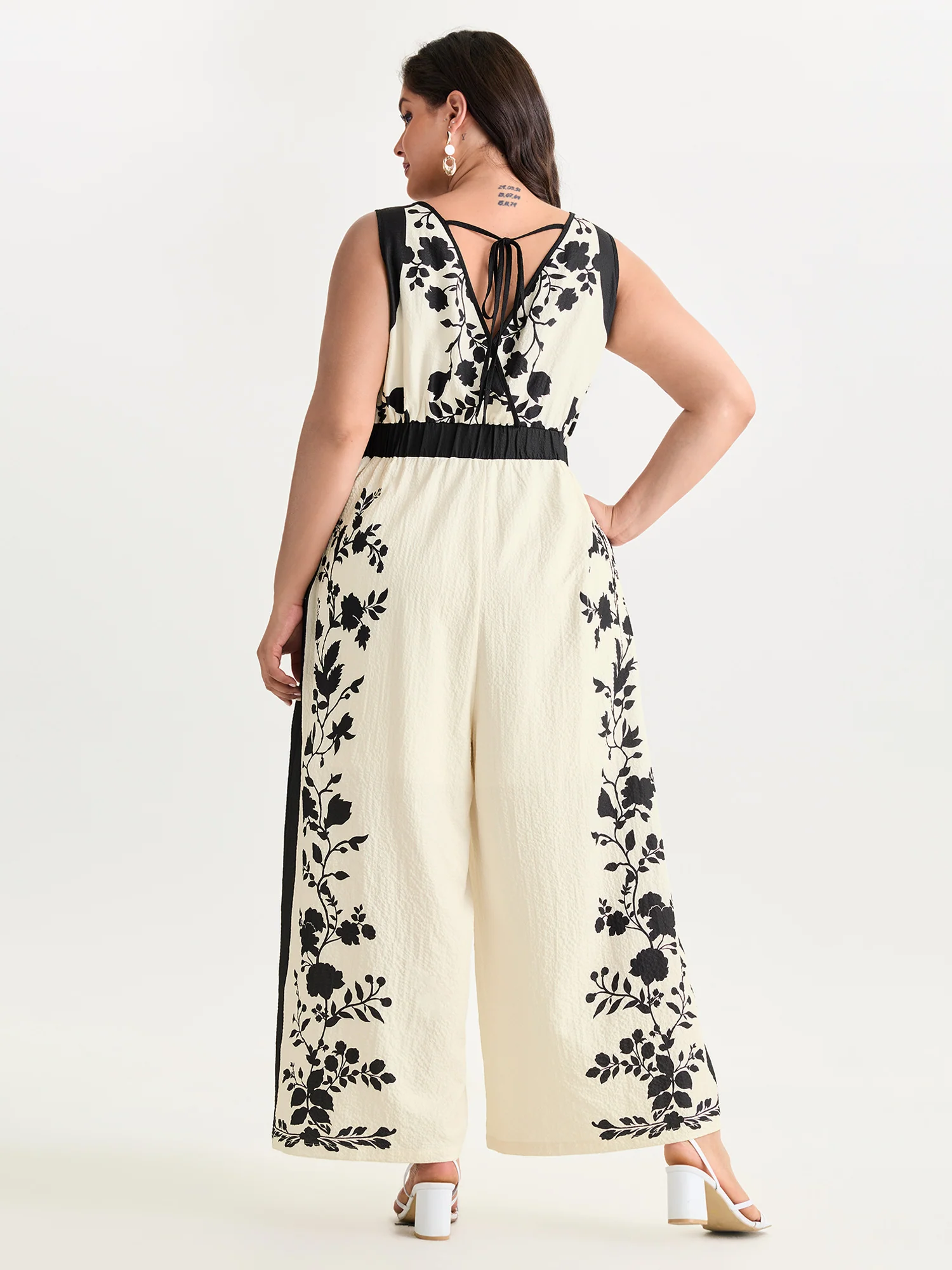 Color Contrast Floral Print Back-Tie Jumpsuit - Image 4