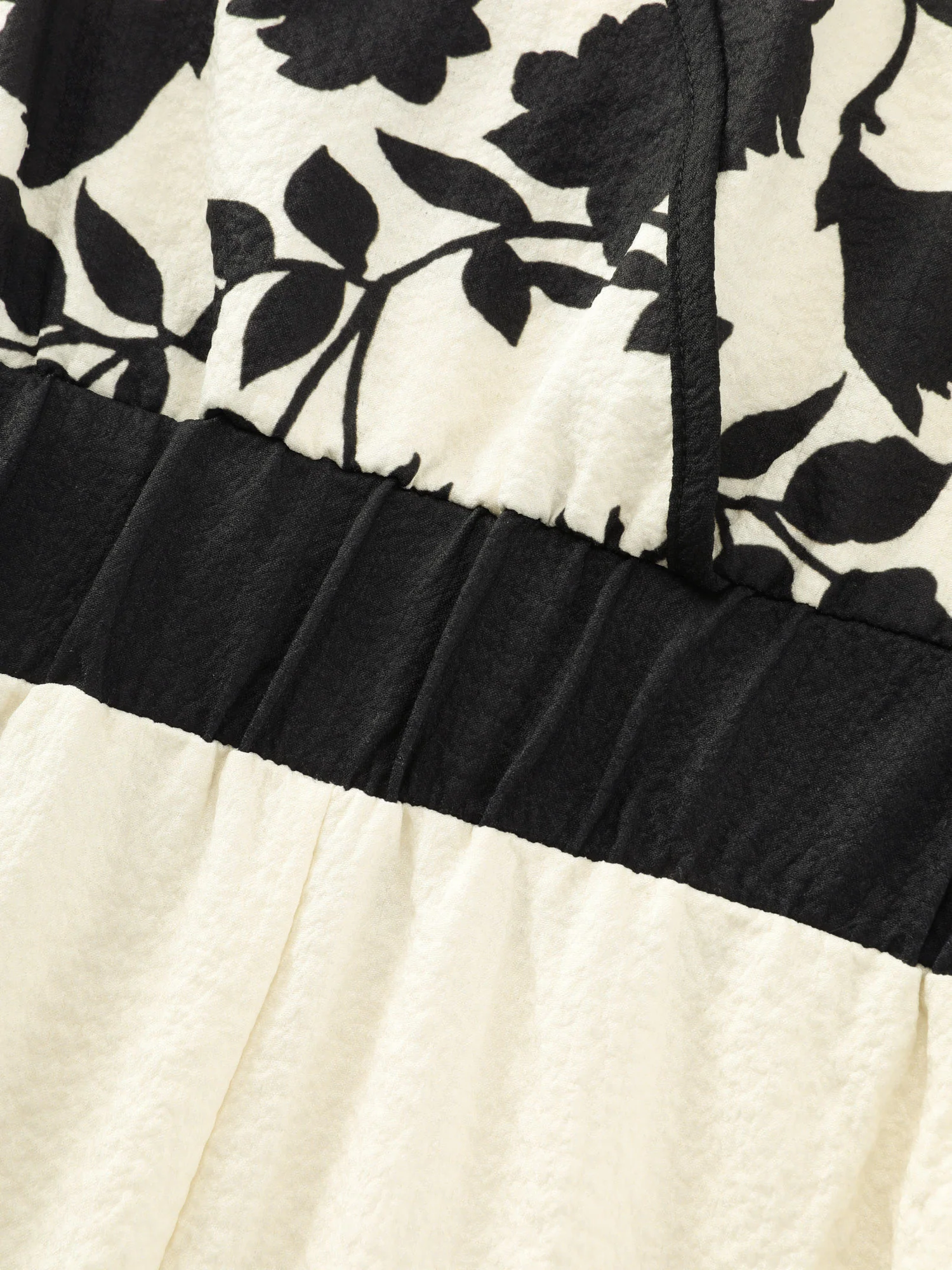 Color Contrast Floral Print Back-Tie Jumpsuit - Image 5