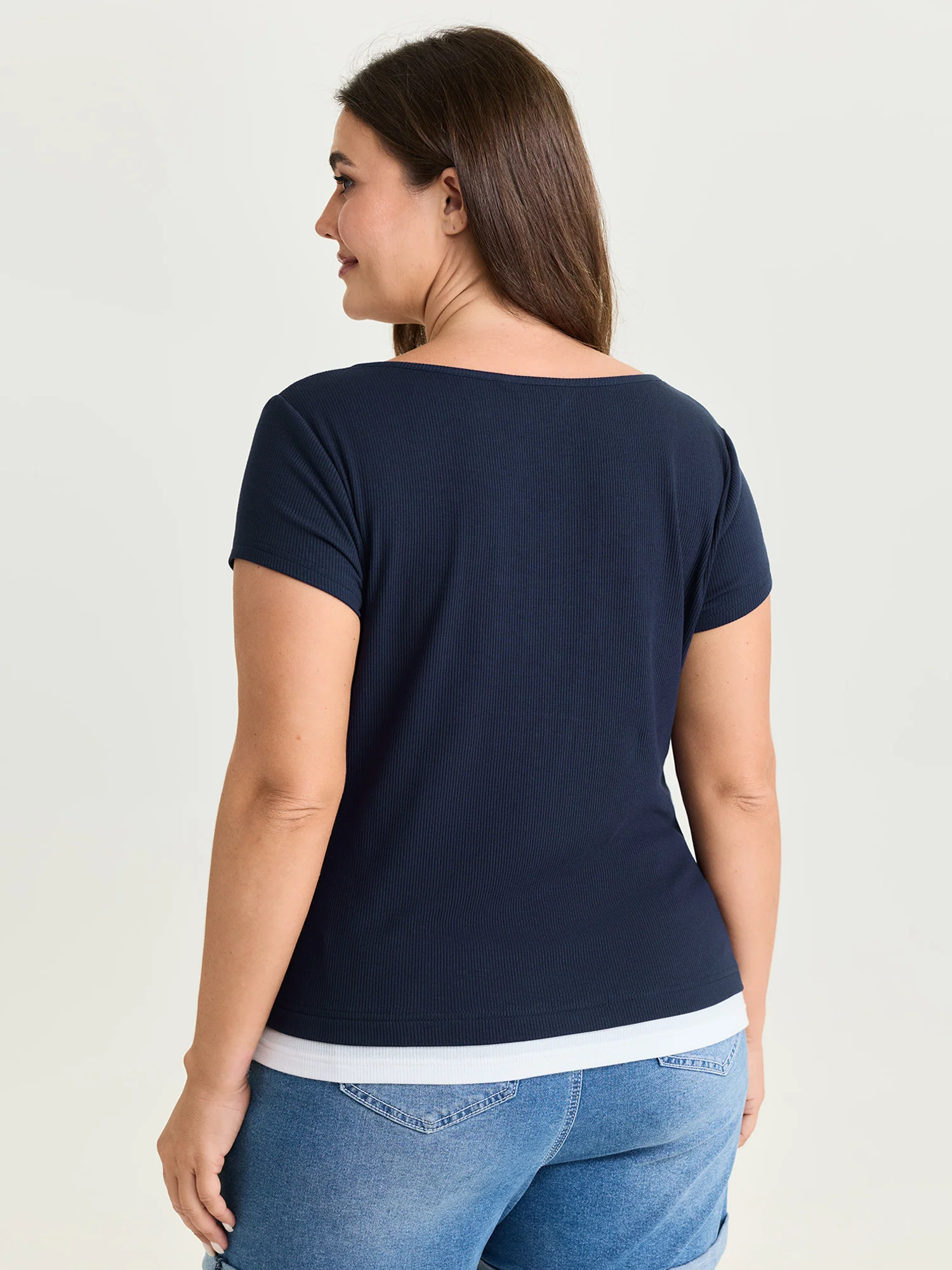 Color Contrast Layered Split Neck T-Shirt - Image 4