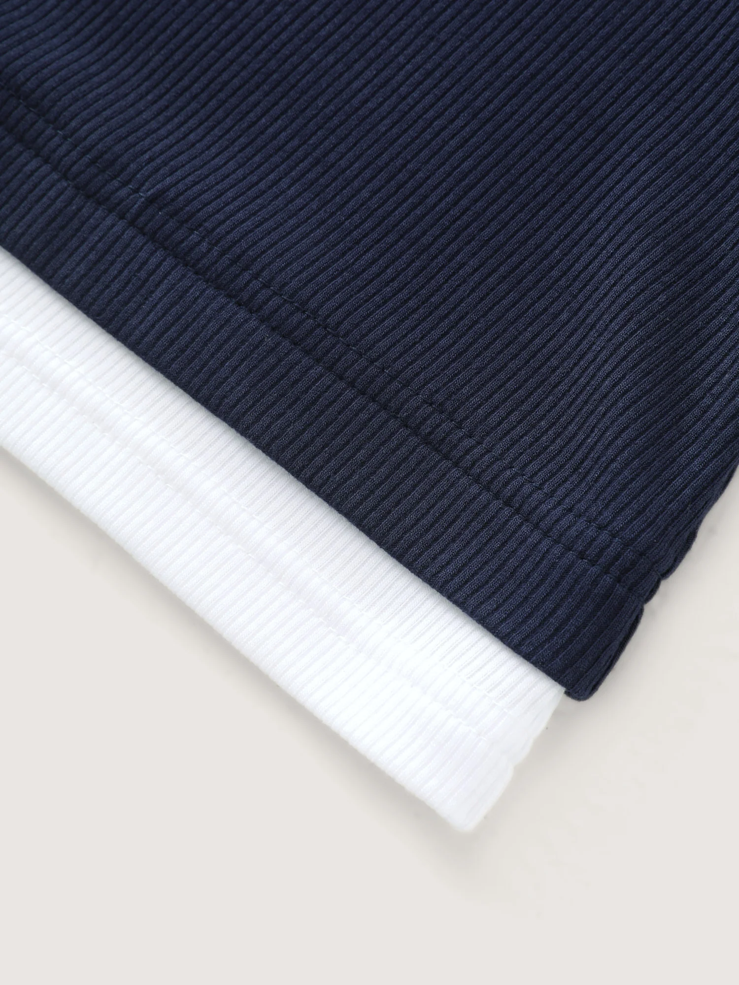 Color Contrast Layered Split Neck T-Shirt - Image 6