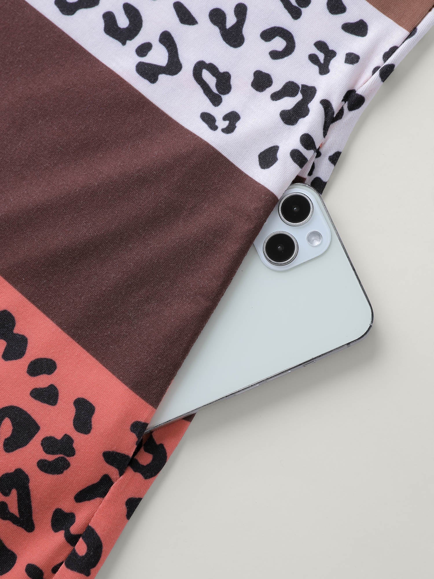 Color Contrast Leopard Print Relaxed Midi Dress - Image 7