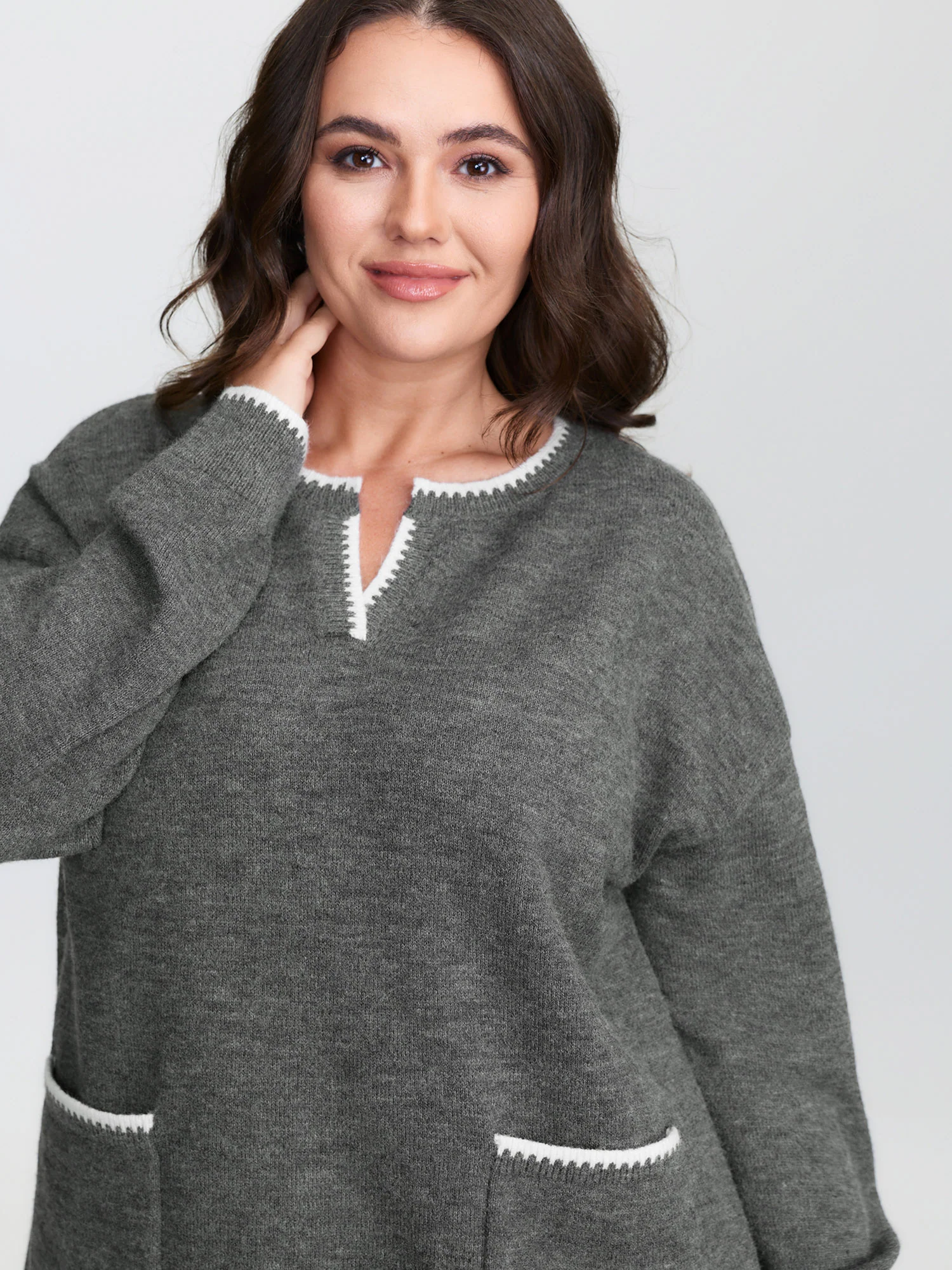 Color Contrast Patch Pockets Split Neckline Pullover - Image 2