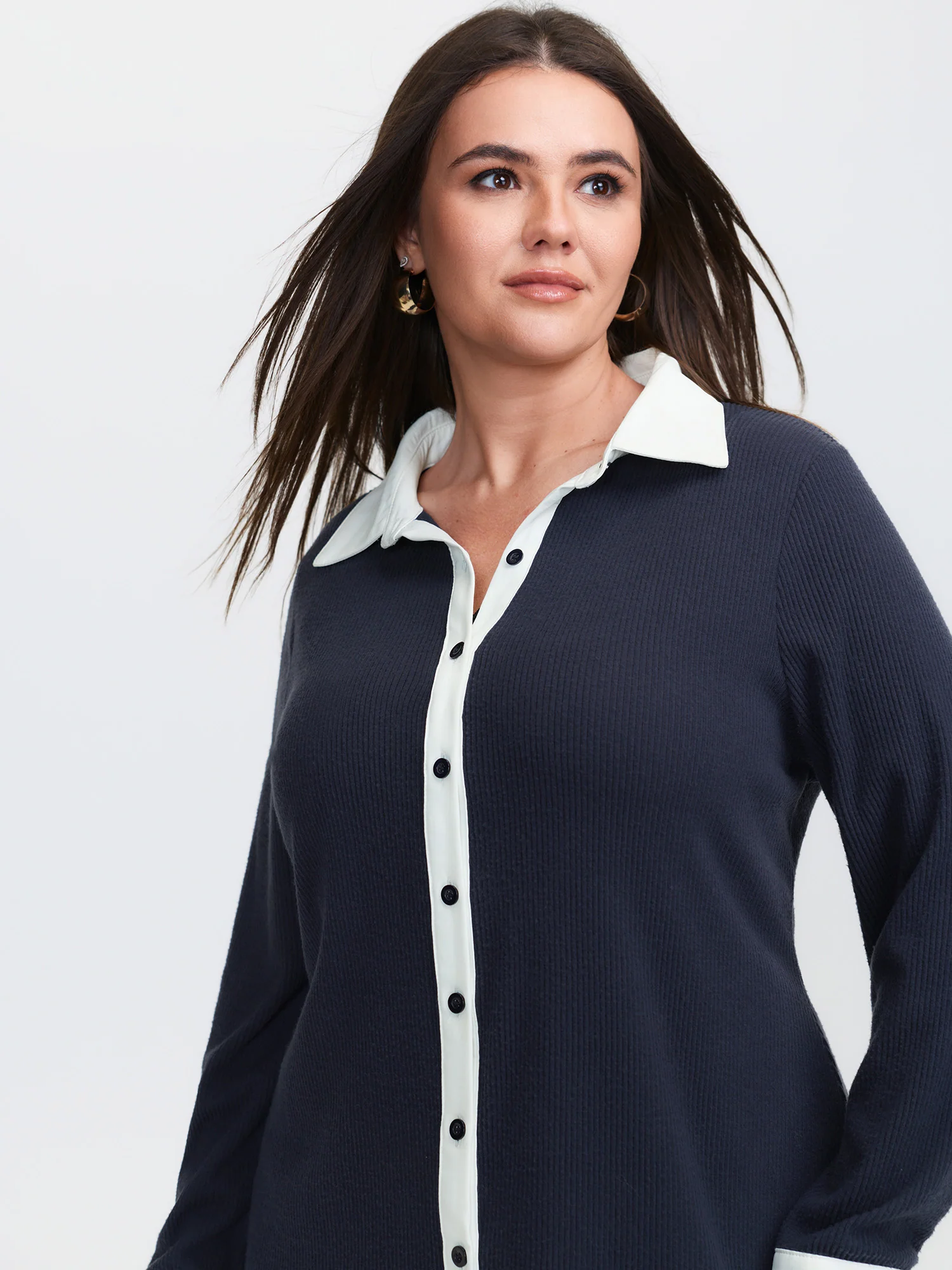 Color Contrast Placket Button T-Shirt - Image 2