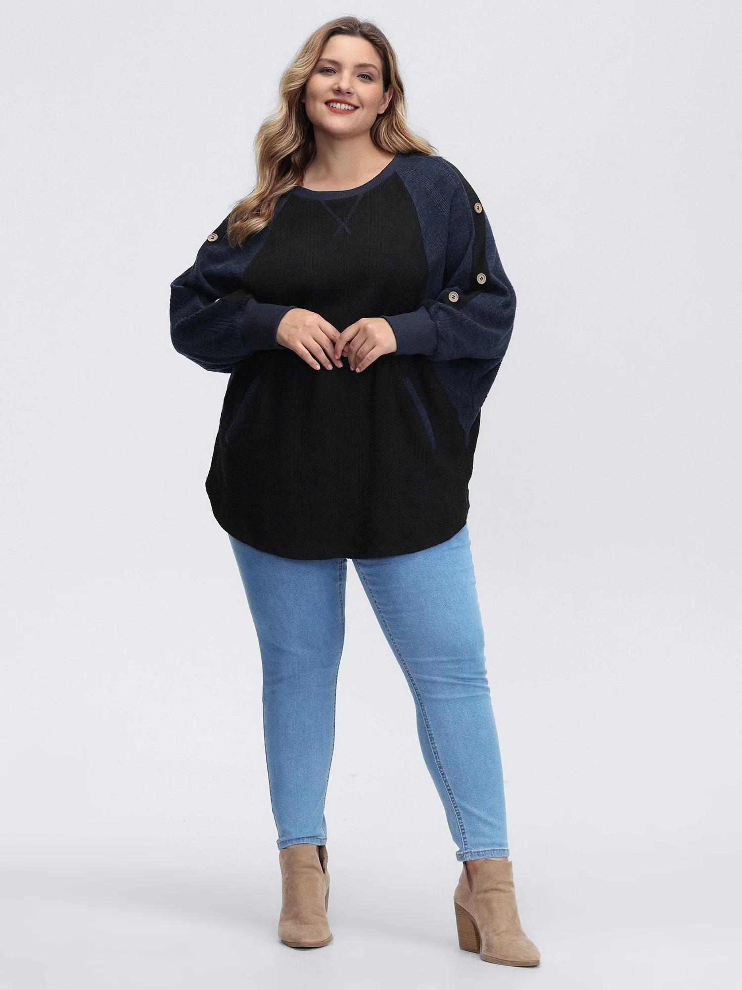Color Contrast Raglan Sleeve Sweatshirt - Image 3