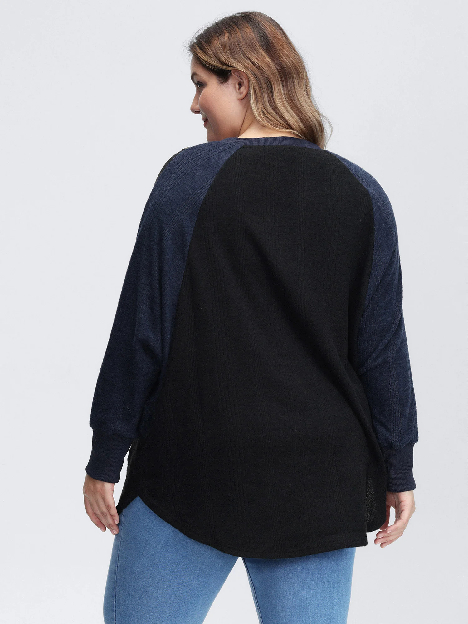 Color Contrast Raglan Sleeve Sweatshirt - Image 4