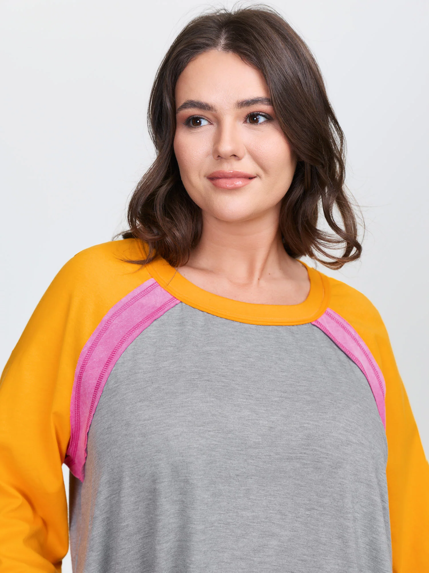 Color Contrast Raglan Sleeve T-Shirt - Image 2
