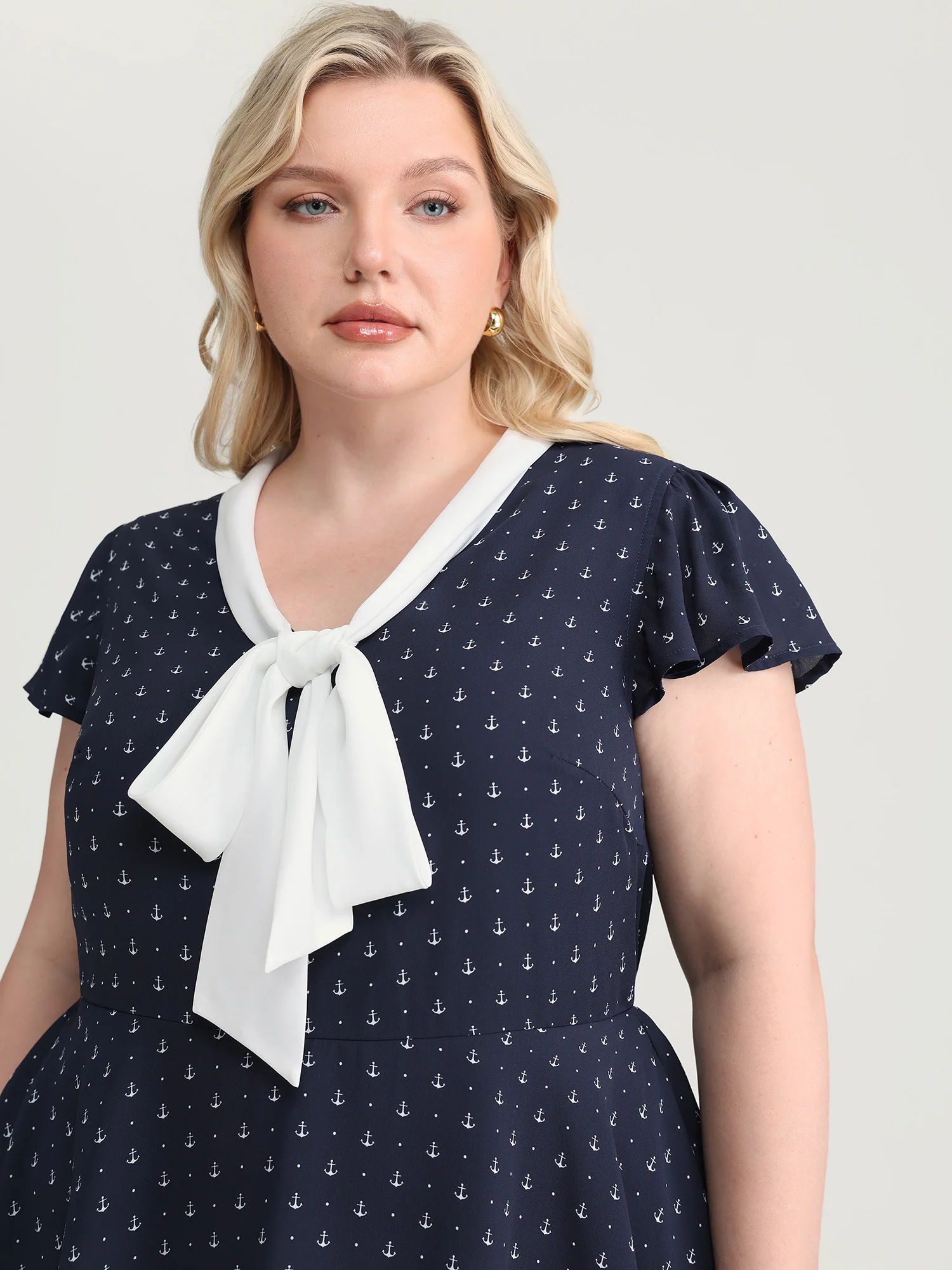 Color Contrast Ribbon Neckline Blouse - Image 2