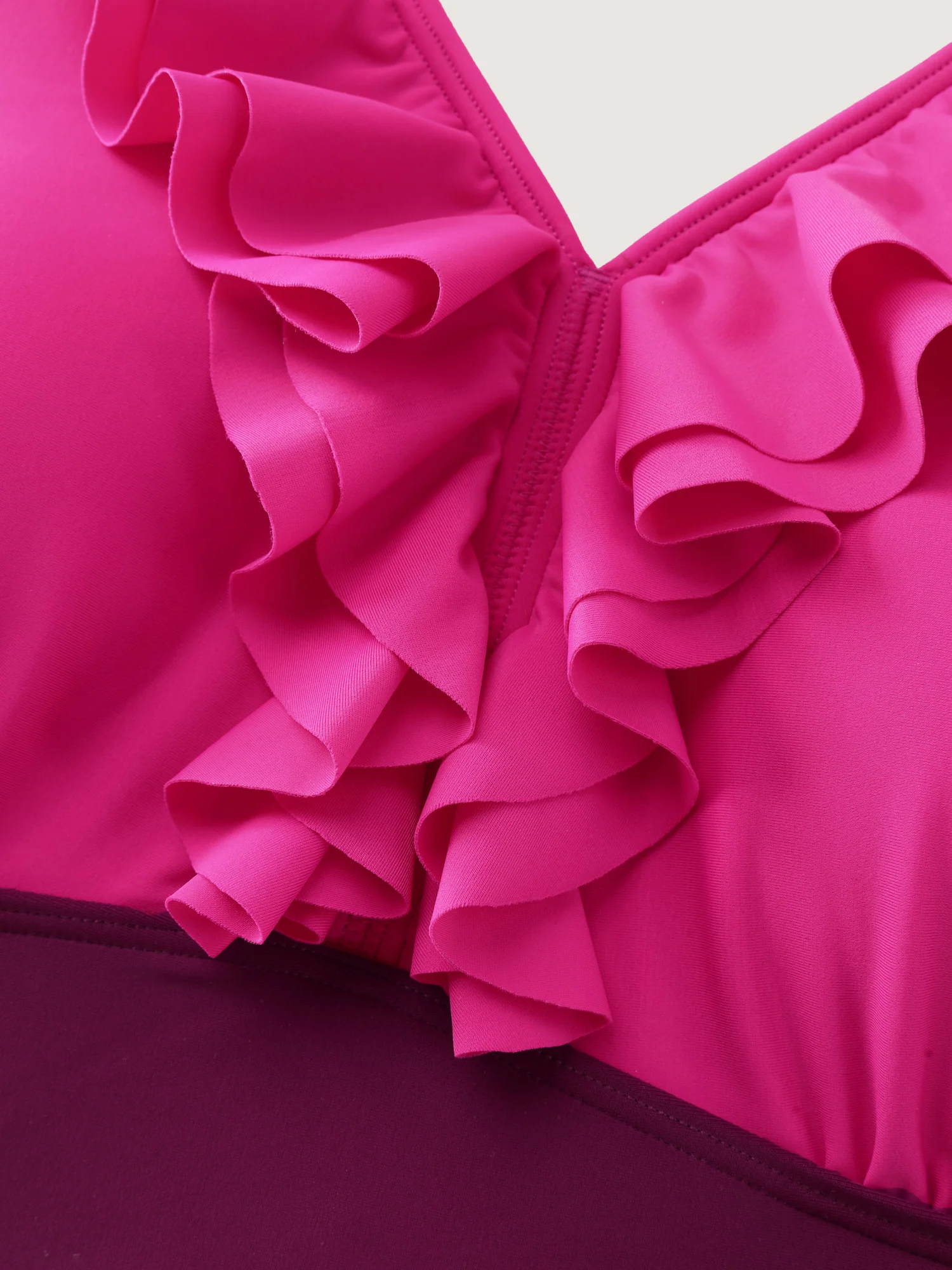 Color Contrast Ruffled Trim One-Piece Swimsuit - Image 6