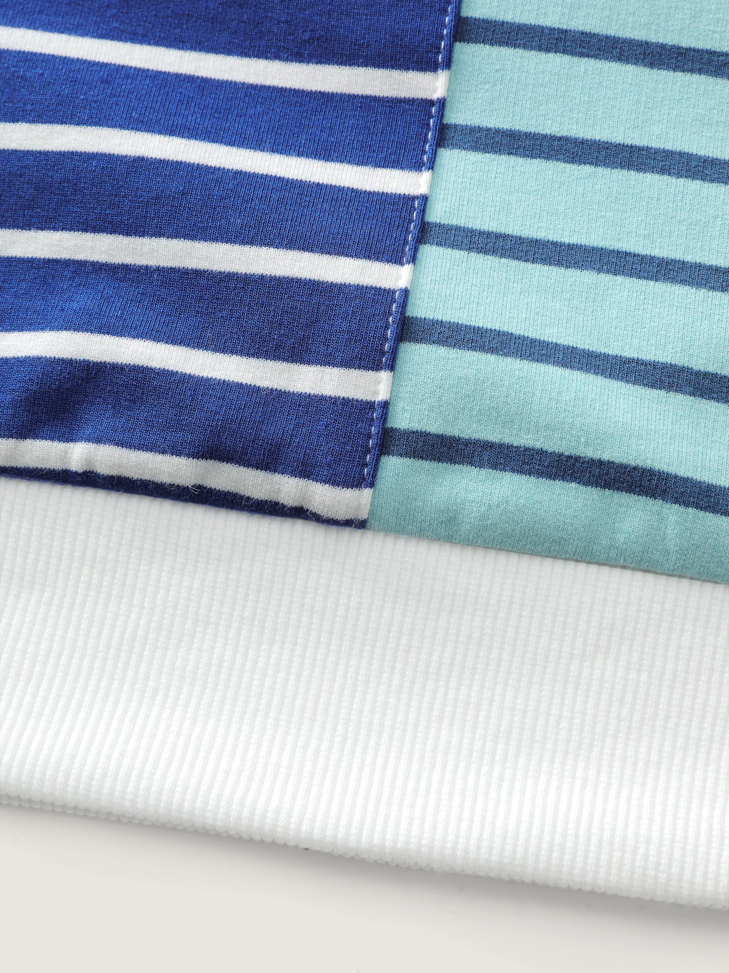 Color Contrast Stripe Print V-Neck Sweatshirt - Image 8