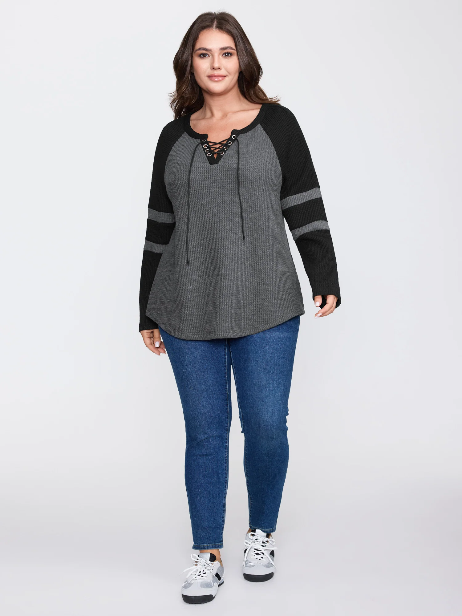 Color Contrast Stripe Textured Cross-Tie T-Shirt - Image 3