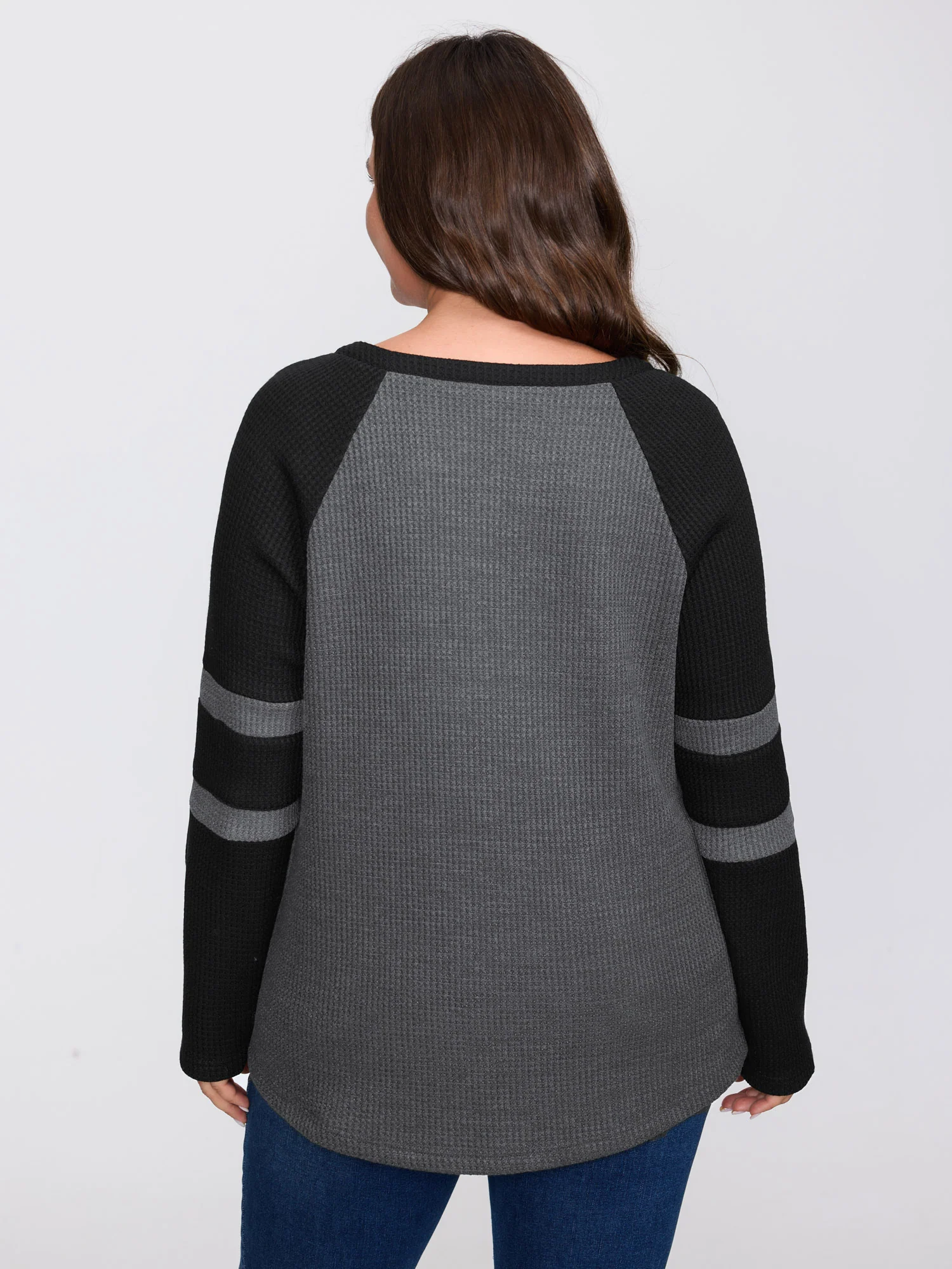 Color Contrast Stripe Textured Cross-Tie T-Shirt - Image 4