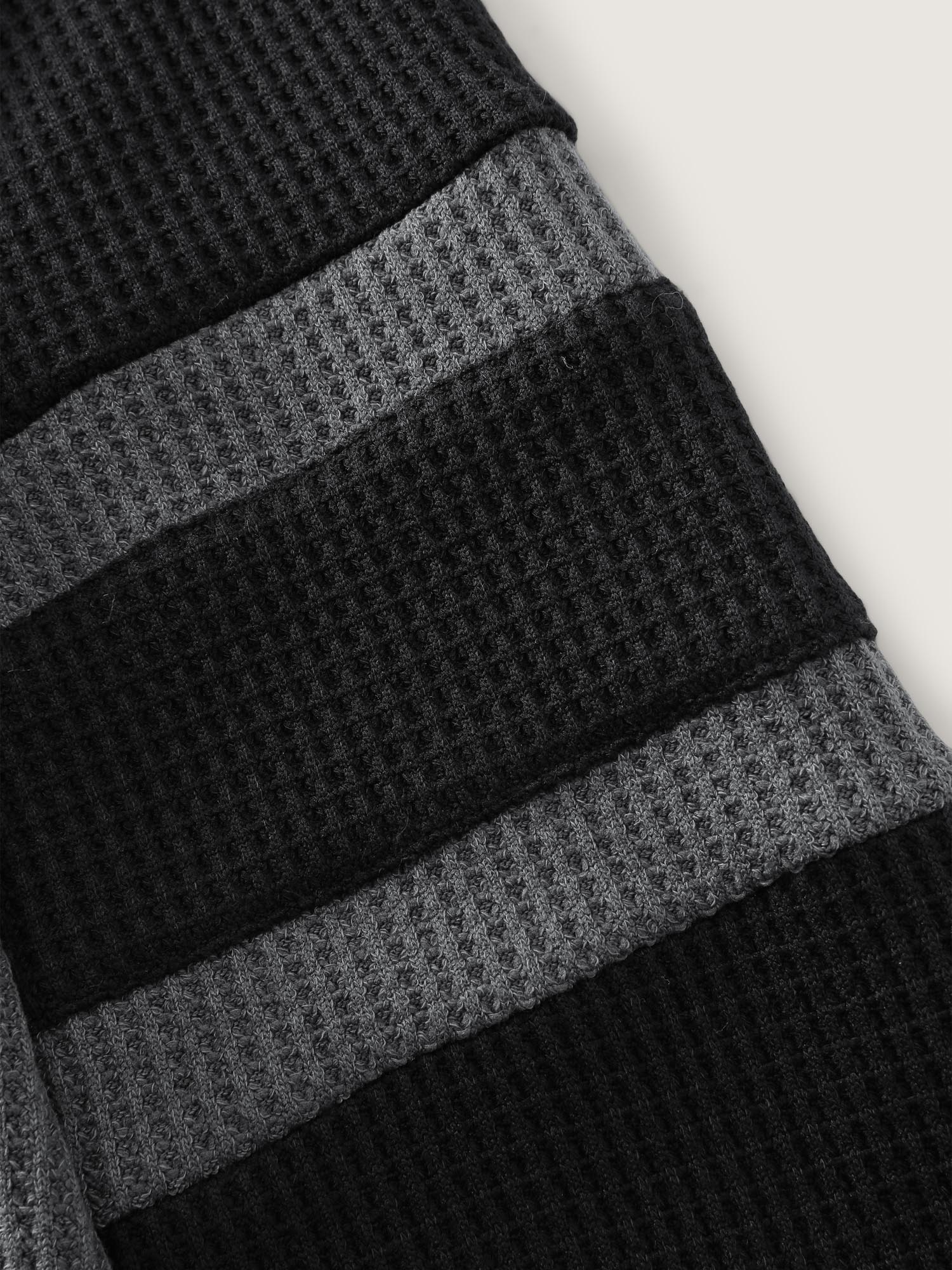 Color Contrast Stripe Textured Cross-Tie T-Shirt - Image 7