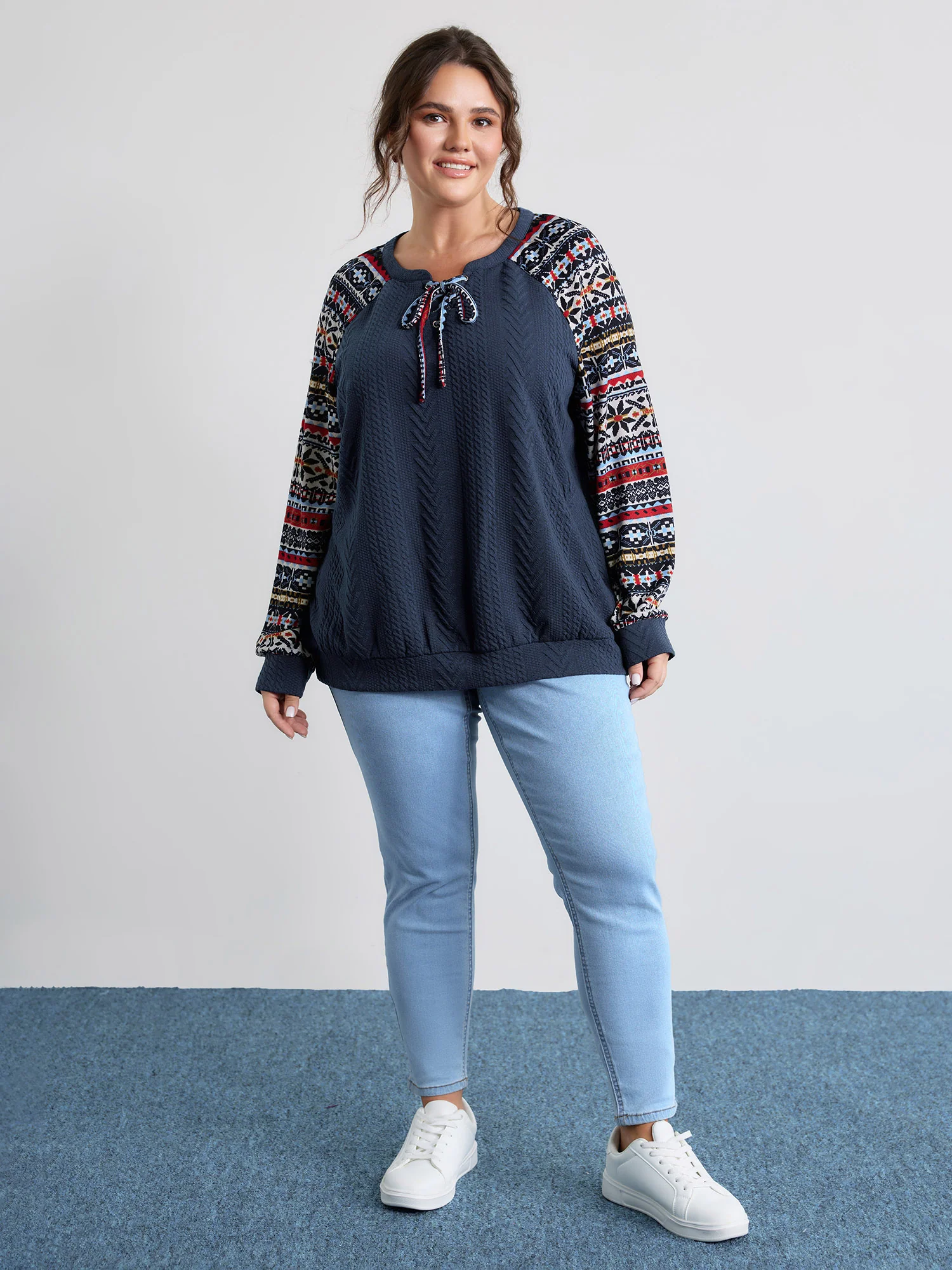Color Contrast Stripes Raglan Sleeve Sweatshirt - Image 3