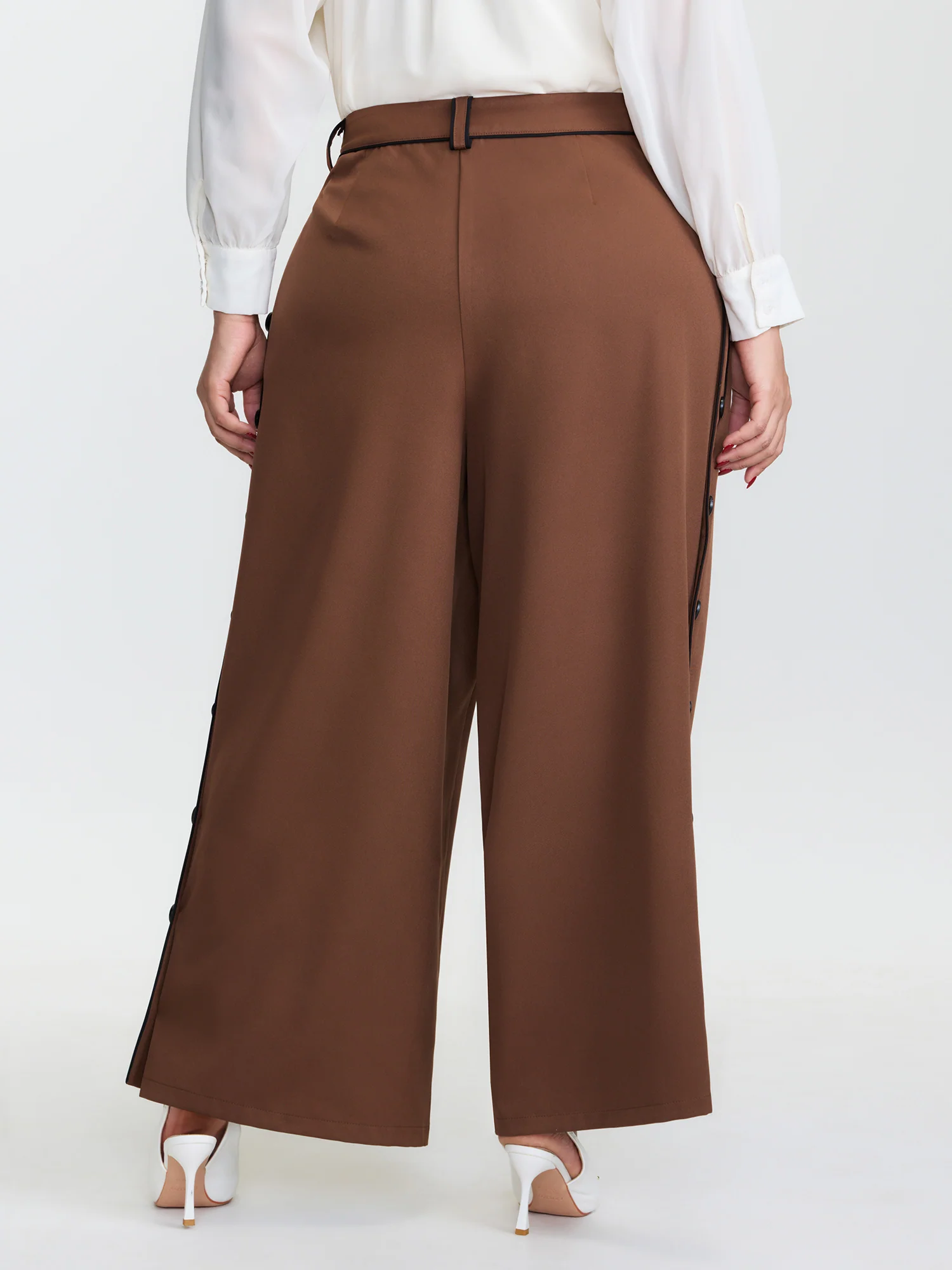Color Contrast Trim Button Detail Pants - Image 5