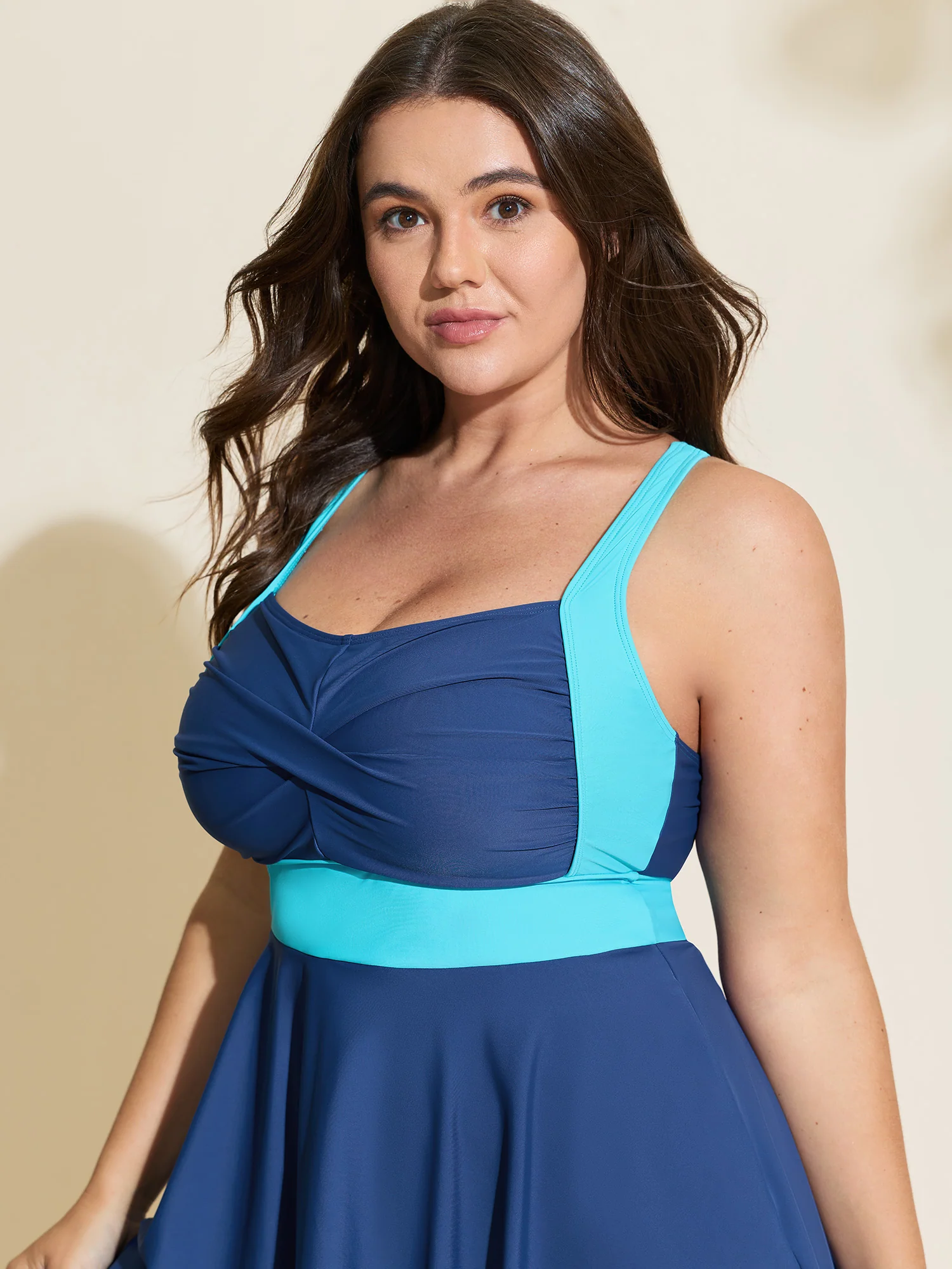 Color Contrast Twist Front Swim Dress - Image 2