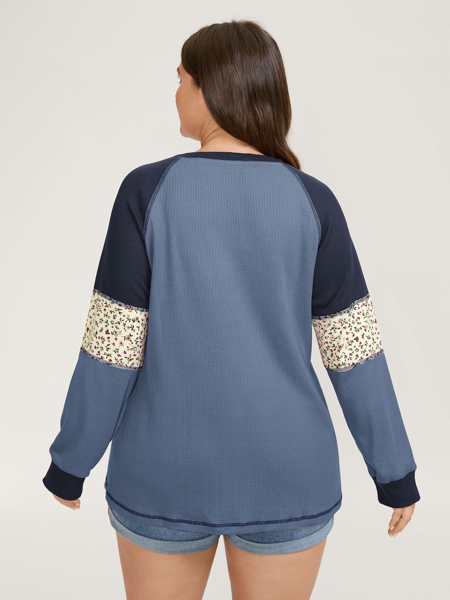 Color Contrast Waffle Knit T-Shirt - Image 23