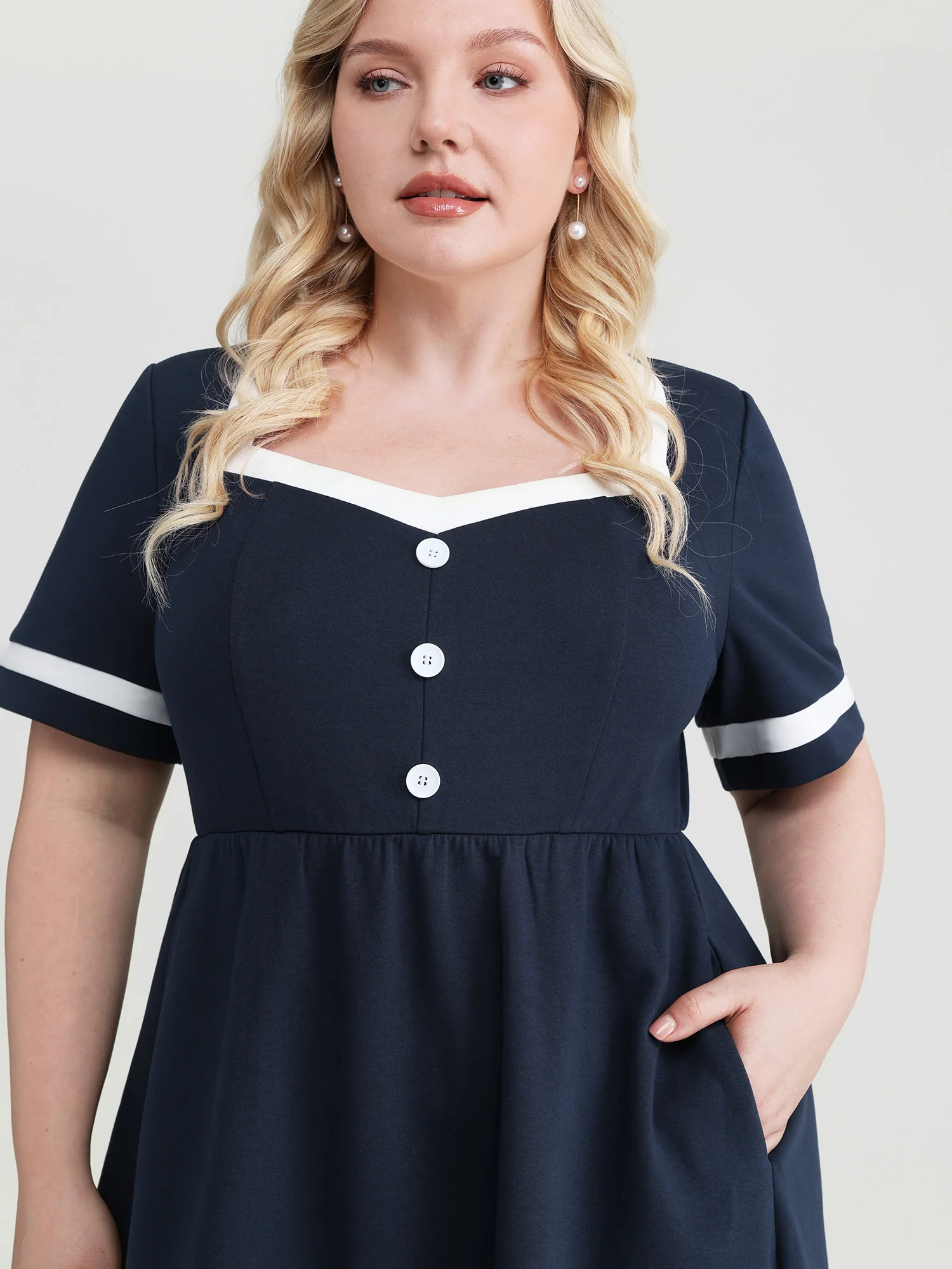 Color Contrast Waist-Tie Bow Midi Dress - Image 2