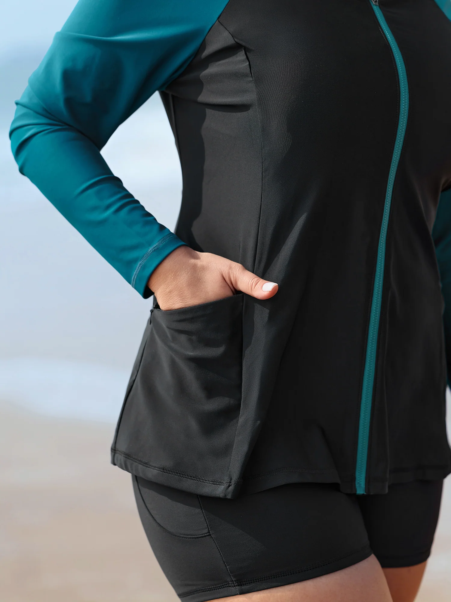 Color Contrast Zipper Pockets Swim Top - Image 4