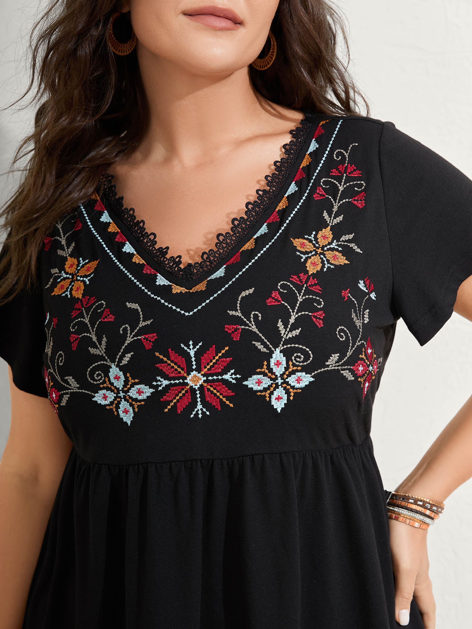 Color Floral Embroidery Lace Knit Top - Image 4