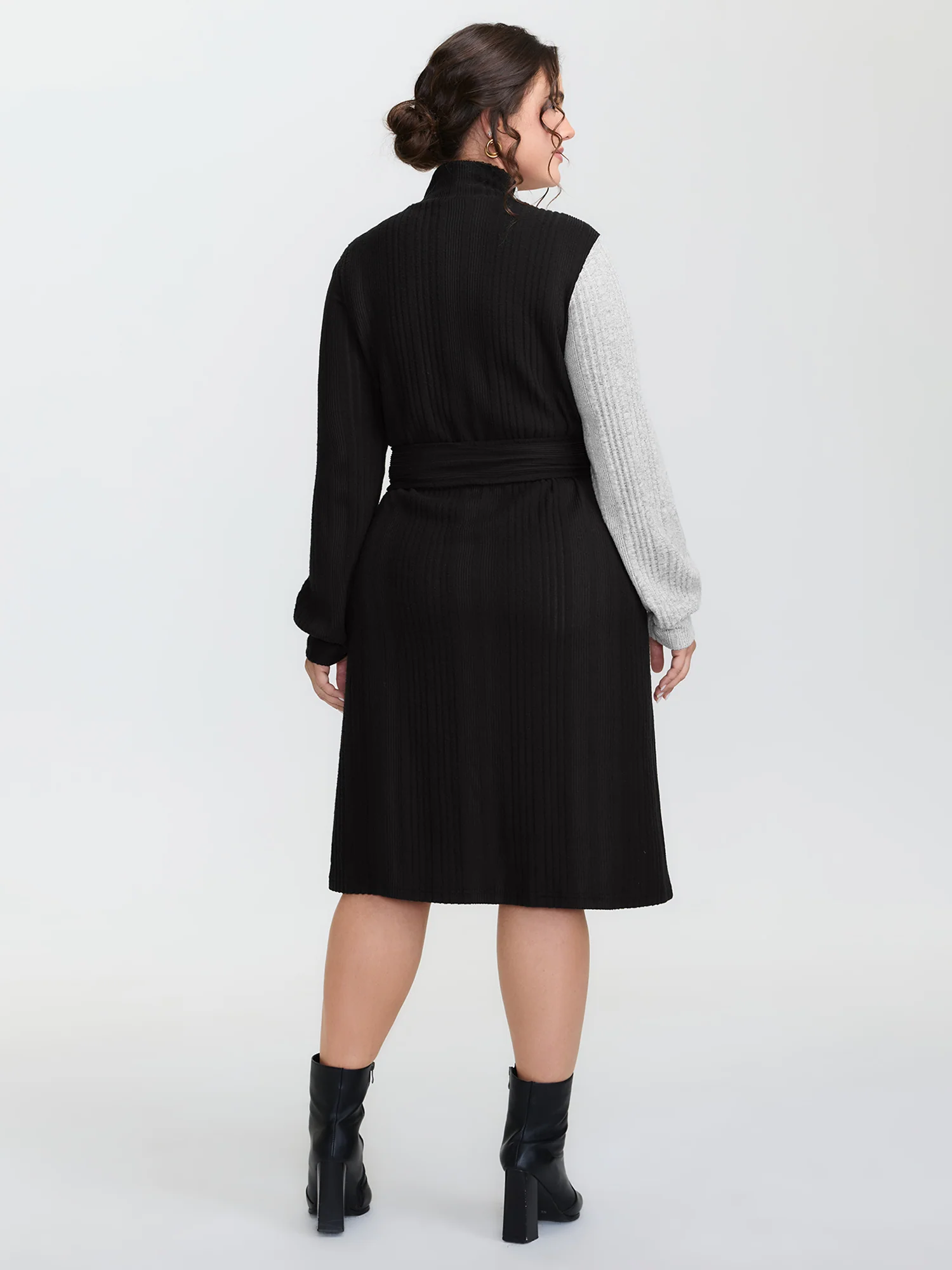 Colorblock Belted Ribbed Midi Dress - Image 5