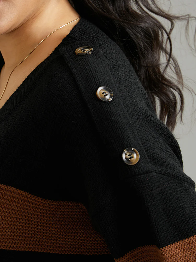 Colorblock Contrast Button Detail Crew Neck Pullover - Image 5