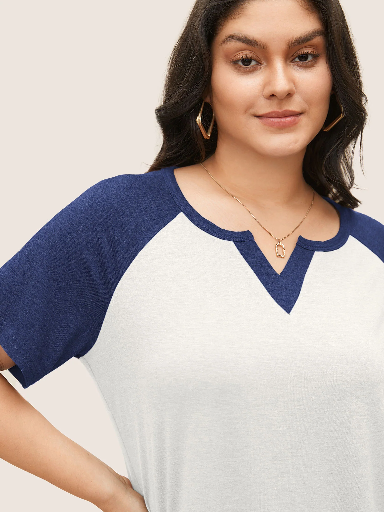 Colorblock Contrast Notched Raglan Sleeve T-shirt - Image 27
