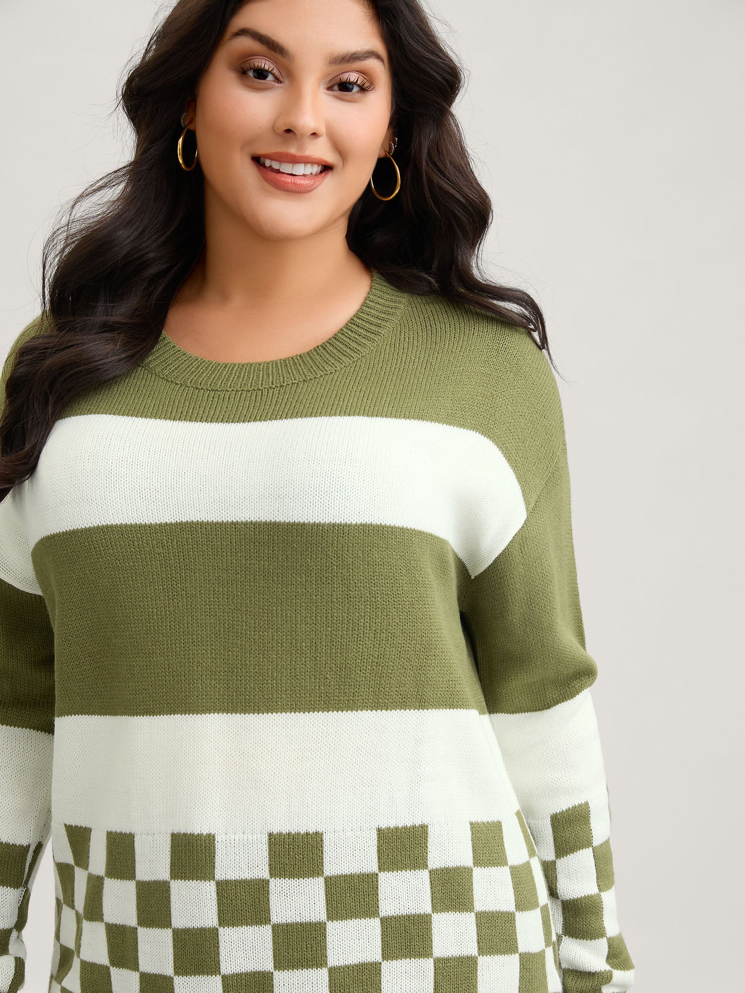 Colorblock Contrast Round Neck Split Hem Pullover - Image 6